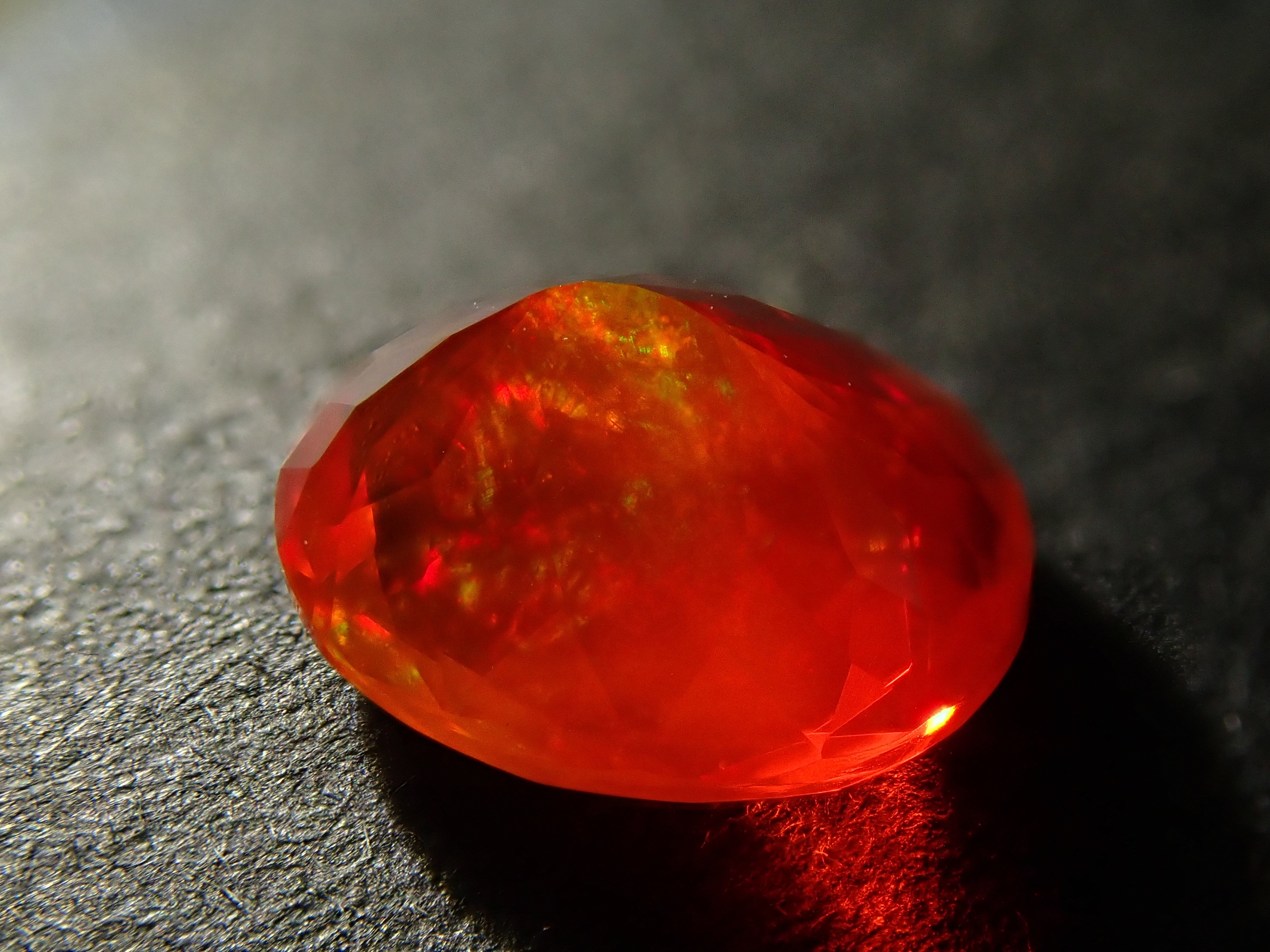 【12561918掲載】メキシコ産ファイアオパール 0.733ctルース