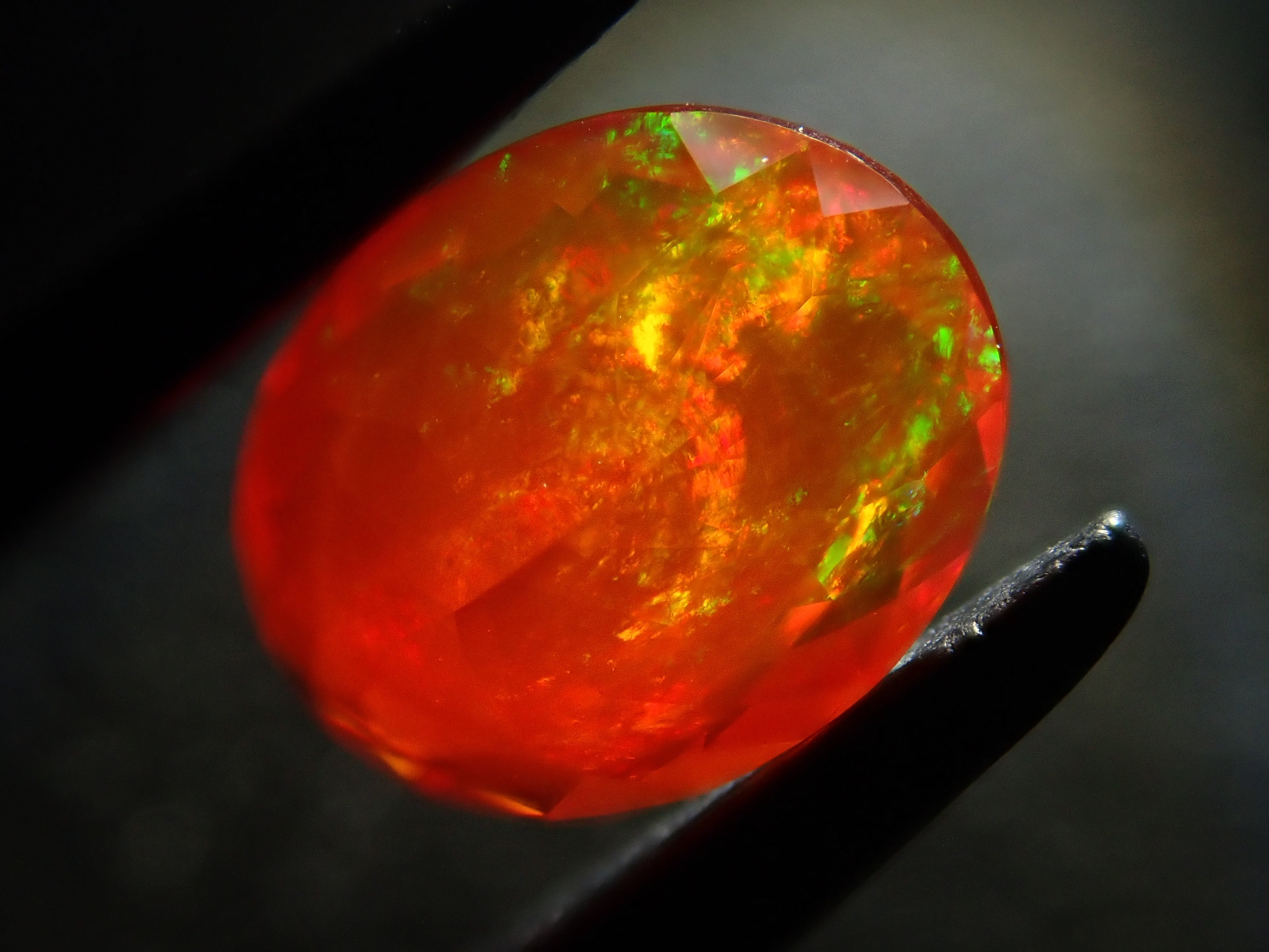 【12561918掲載】メキシコ産ファイアオパール 0.733ctルース