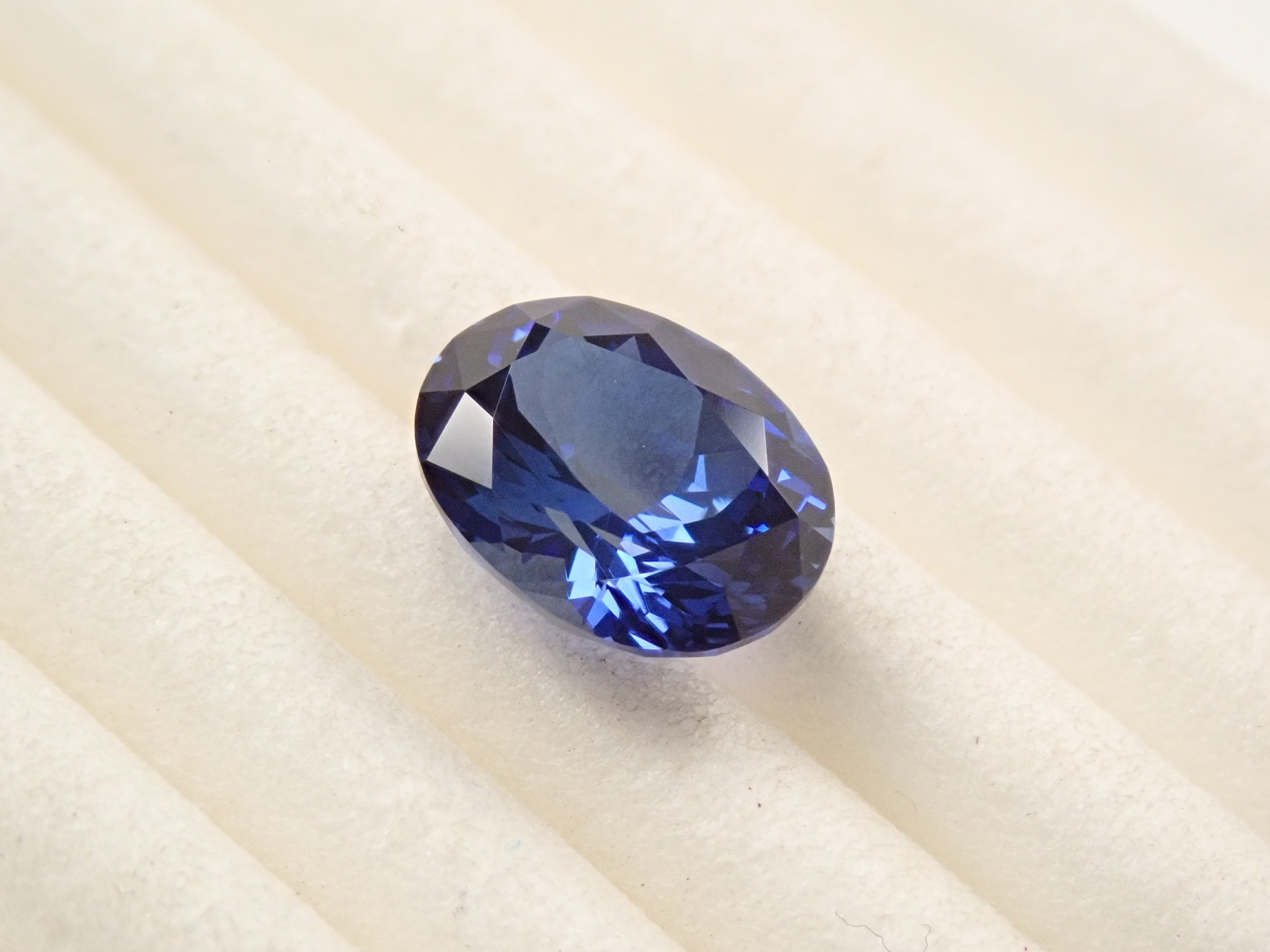 【12561925掲載】合成サファイア 1.551ctルース