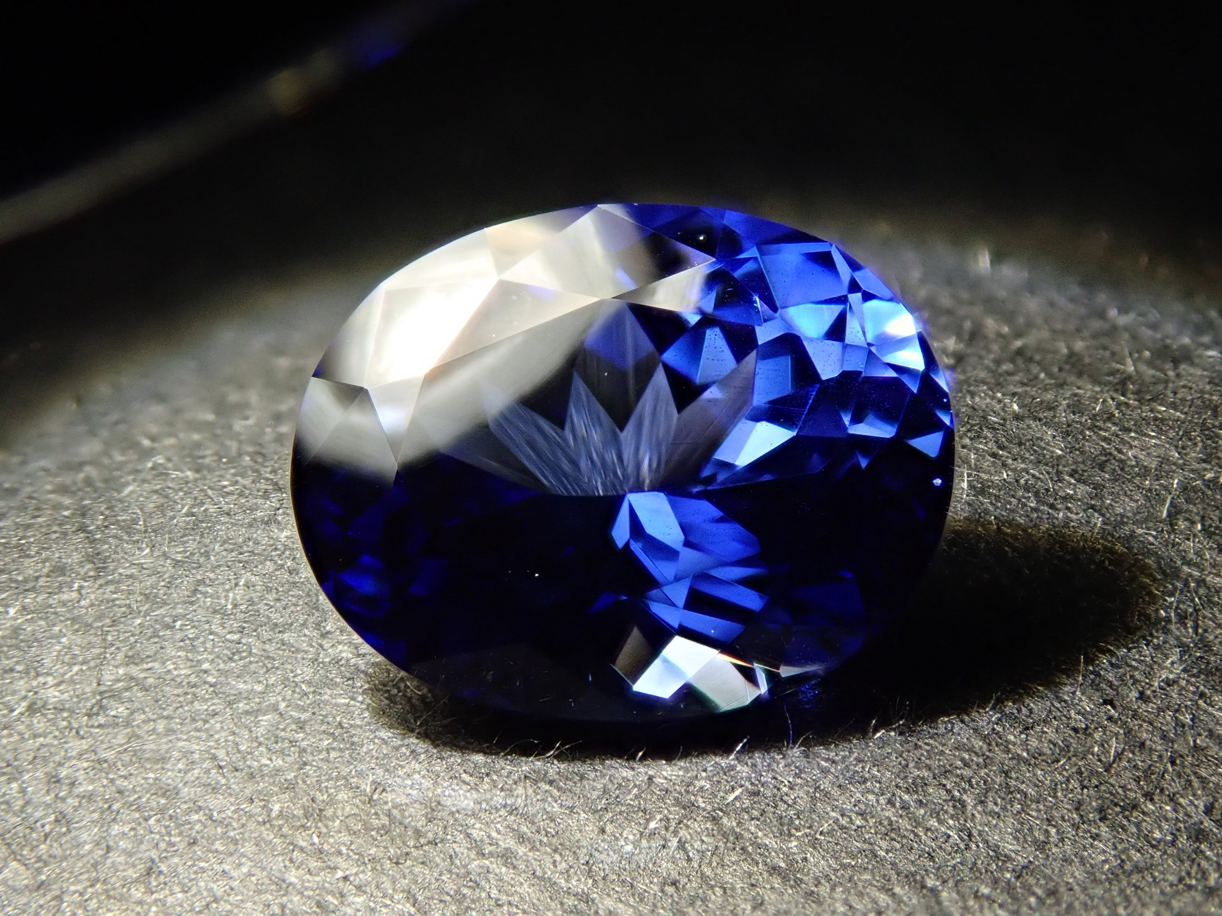 【12561925掲載】合成サファイア 1.551ctルース