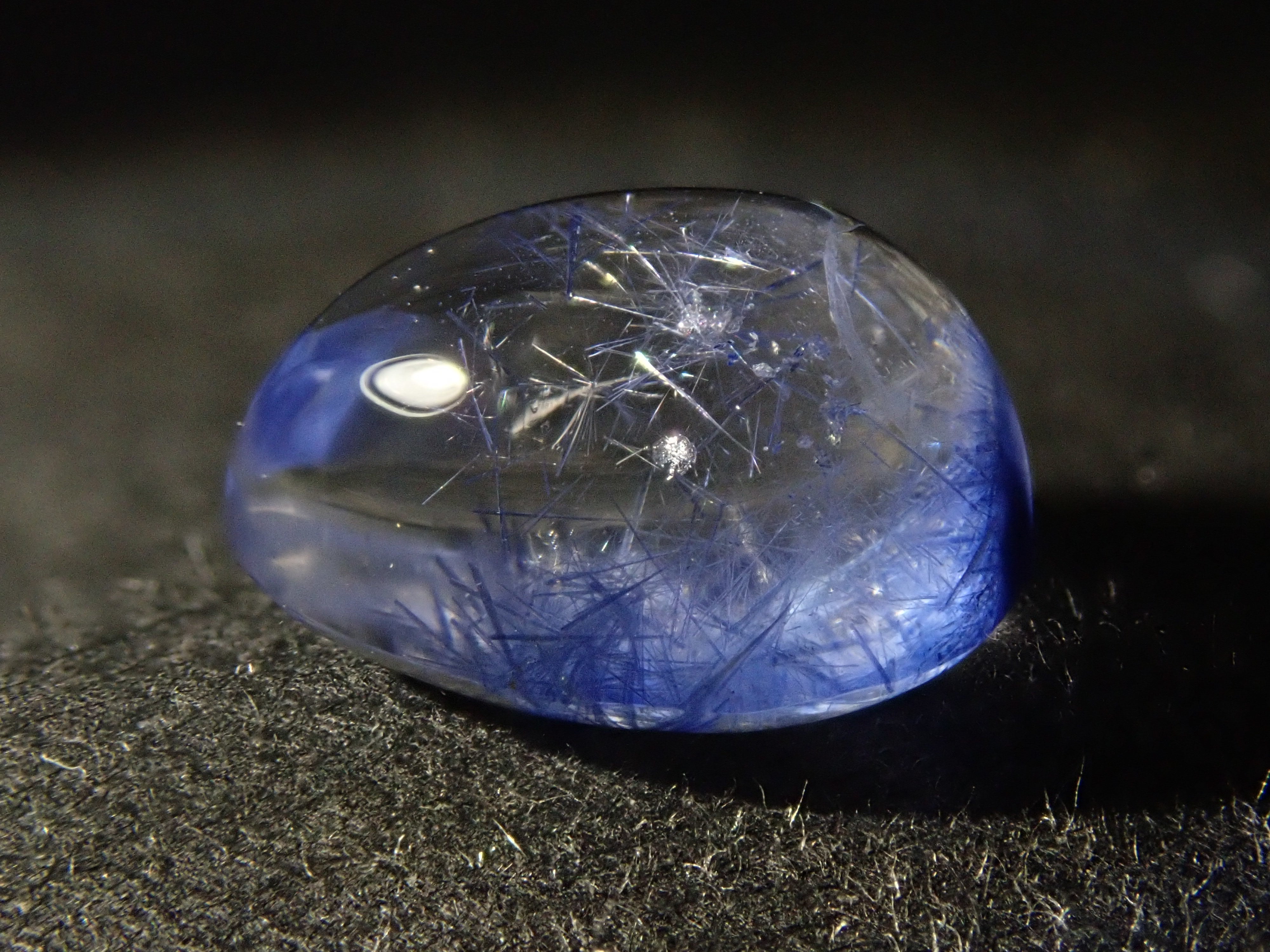 【12561926掲載】ブラジル産デュモルチェライトインクォーツ 2.282ctルース