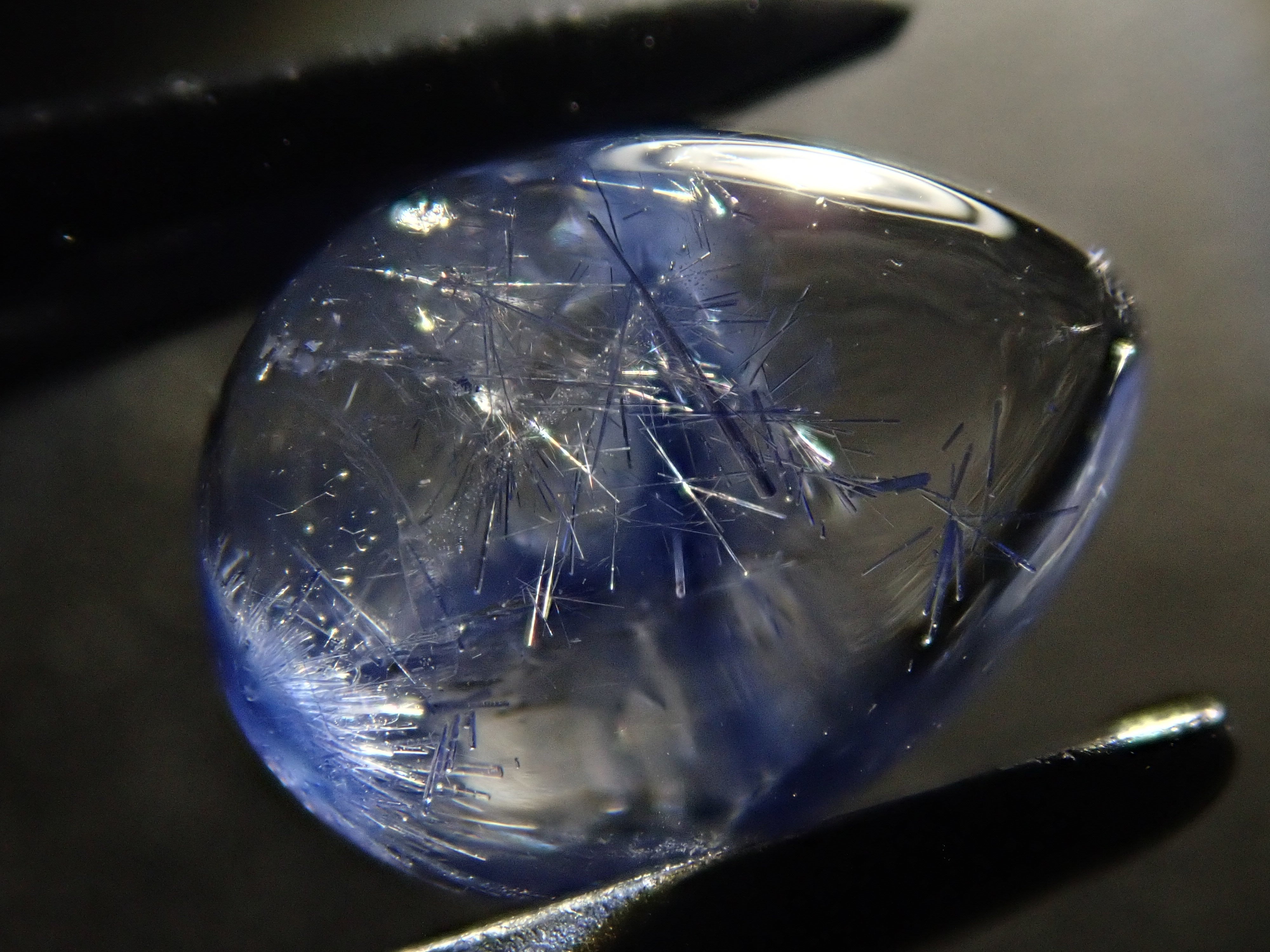 【12561926掲載】ブラジル産デュモルチェライトインクォーツ 2.282ctルース