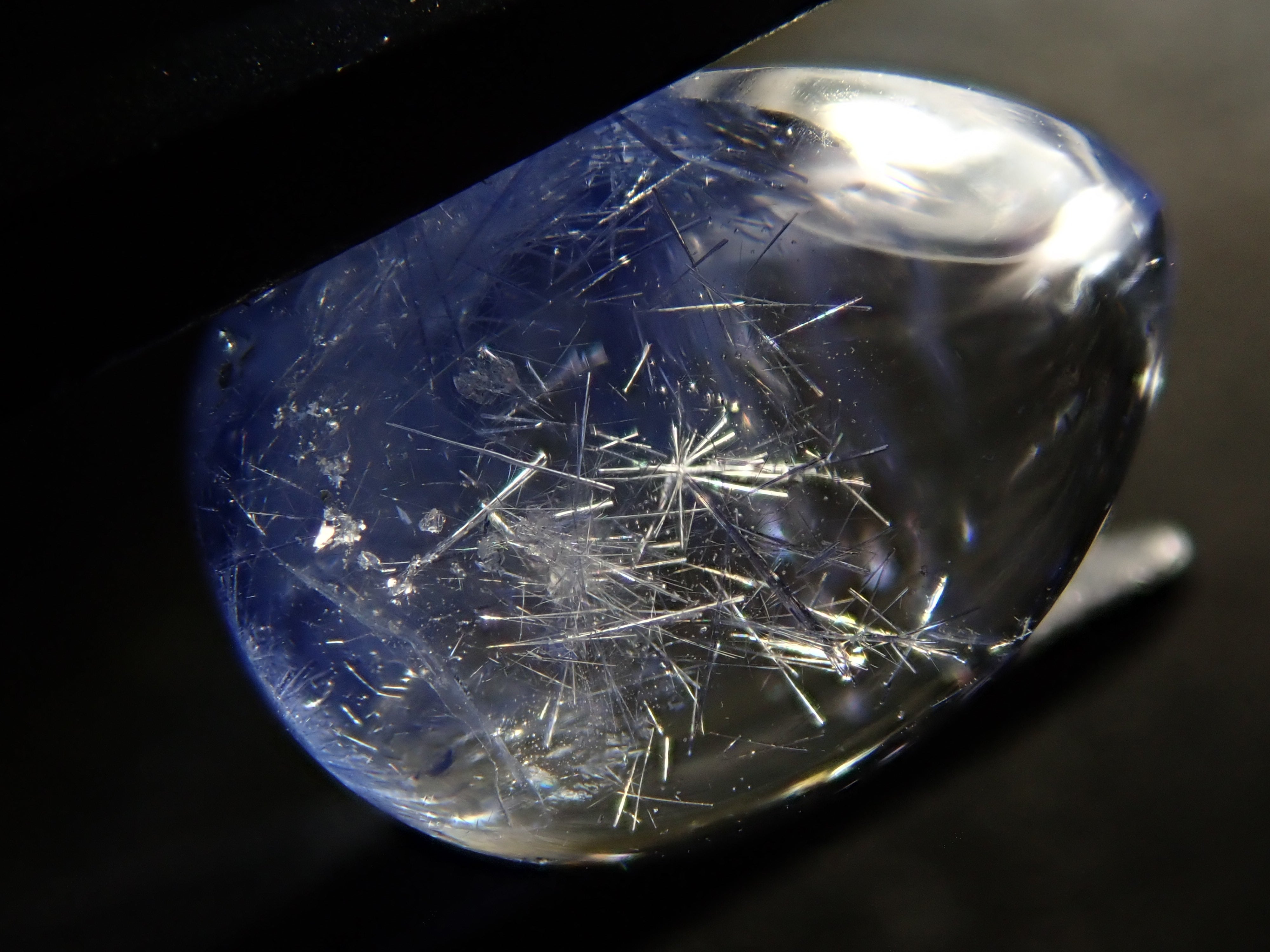 【12561926掲載】ブラジル産デュモルチェライトインクォーツ 2.282ctルース