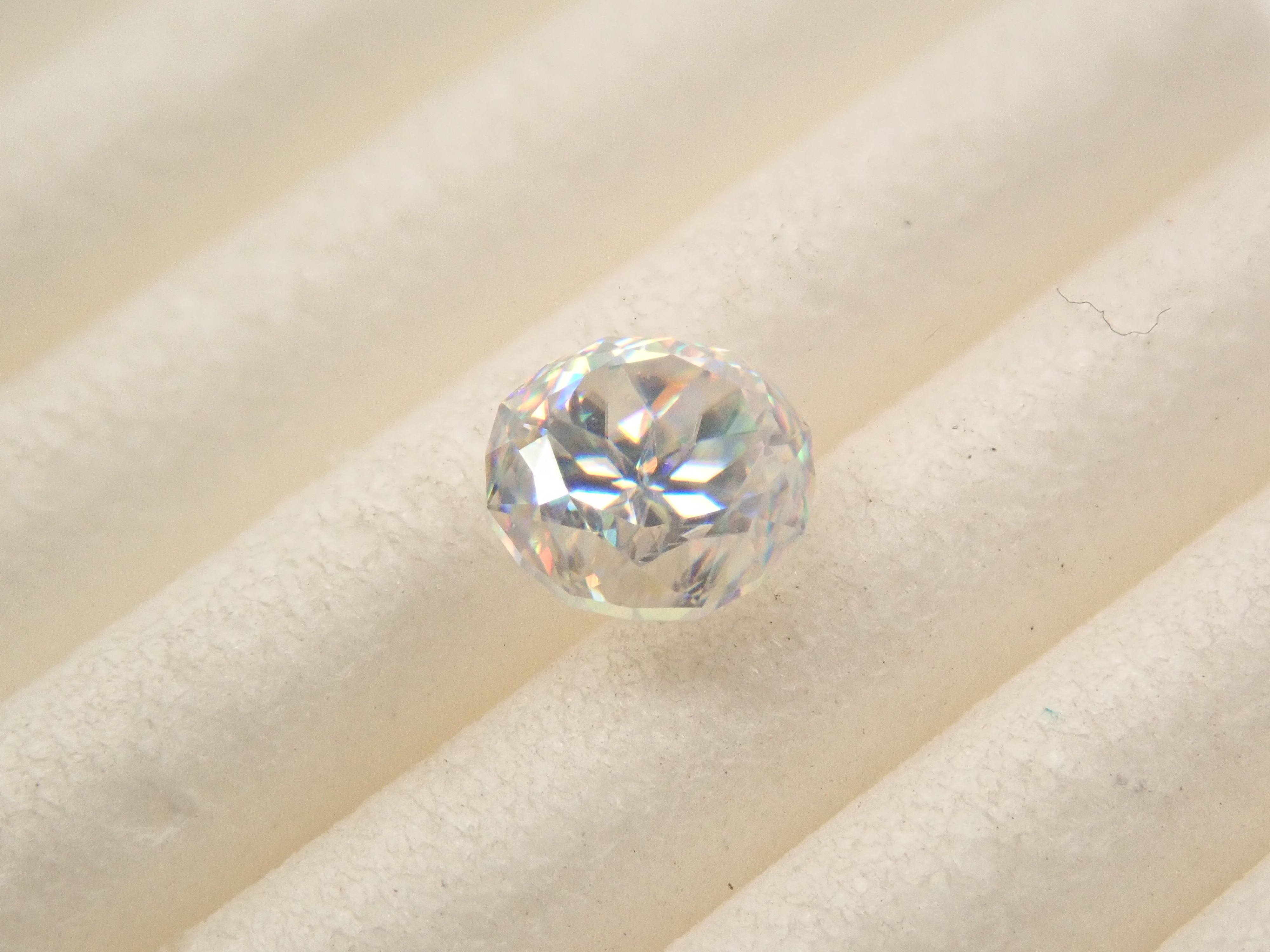 【12561928掲載】合成ルチル 0.554ctルース