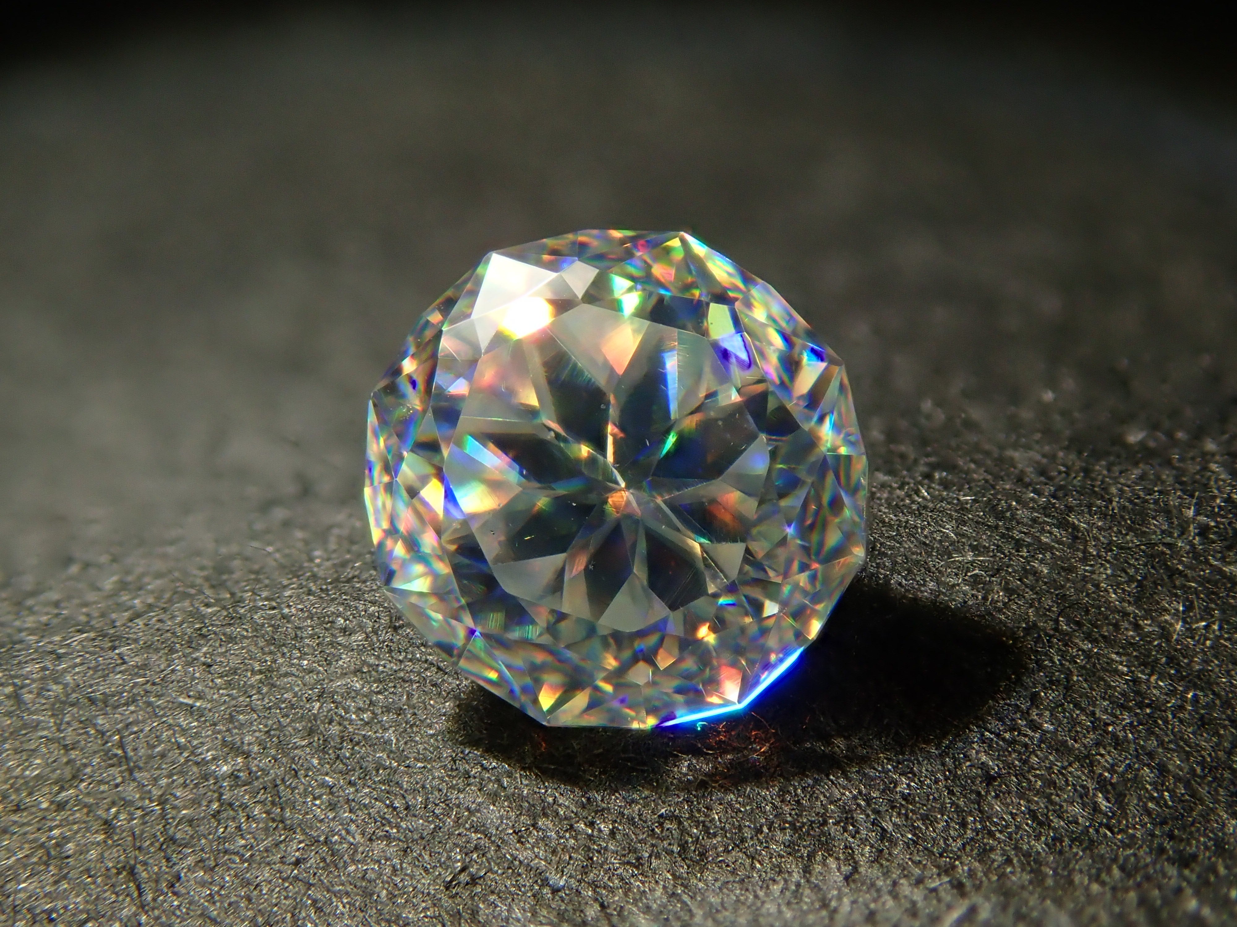 【12561928掲載】合成ルチル 0.554ctルース