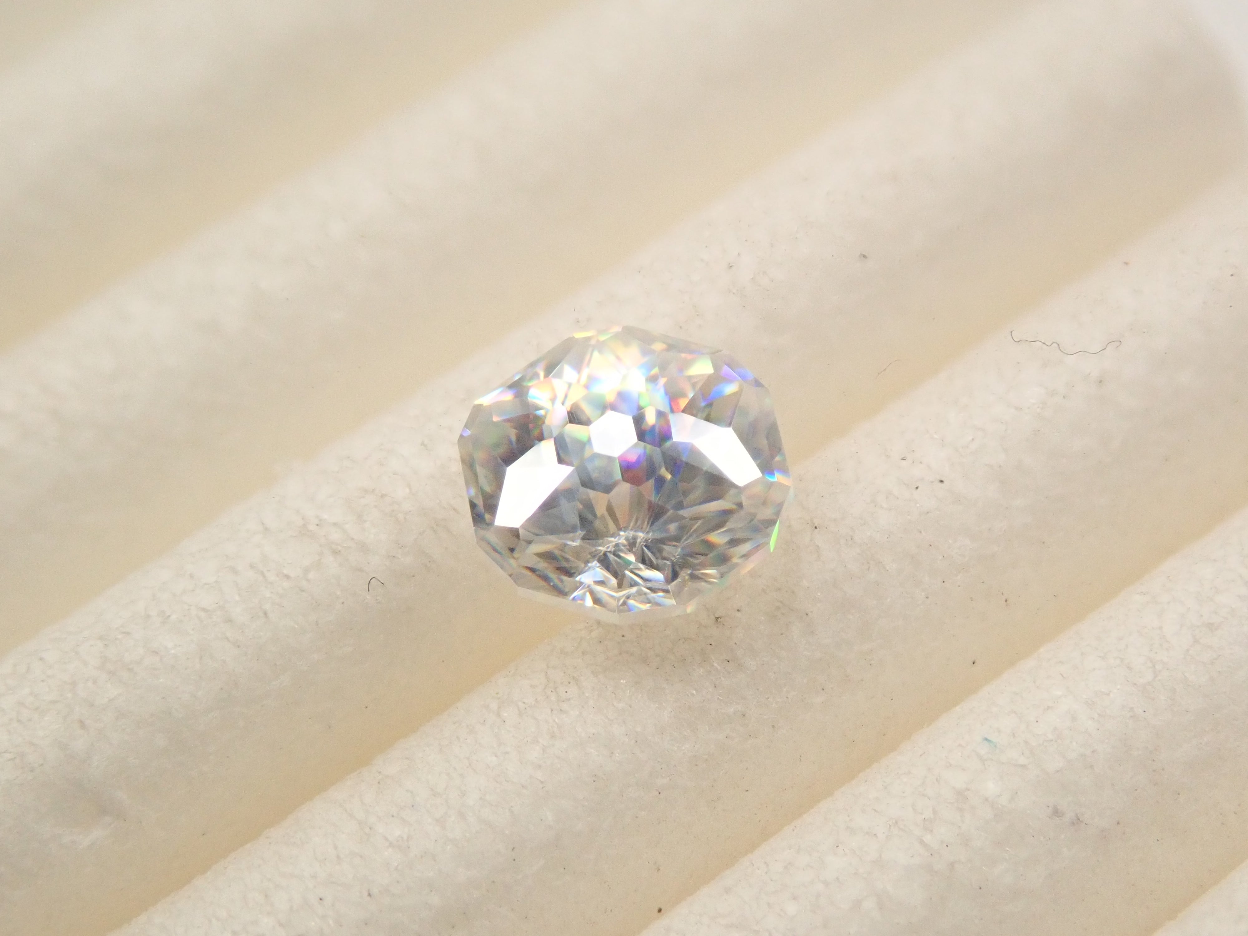 【12561929掲載】合成ルチル 0.505ctルース