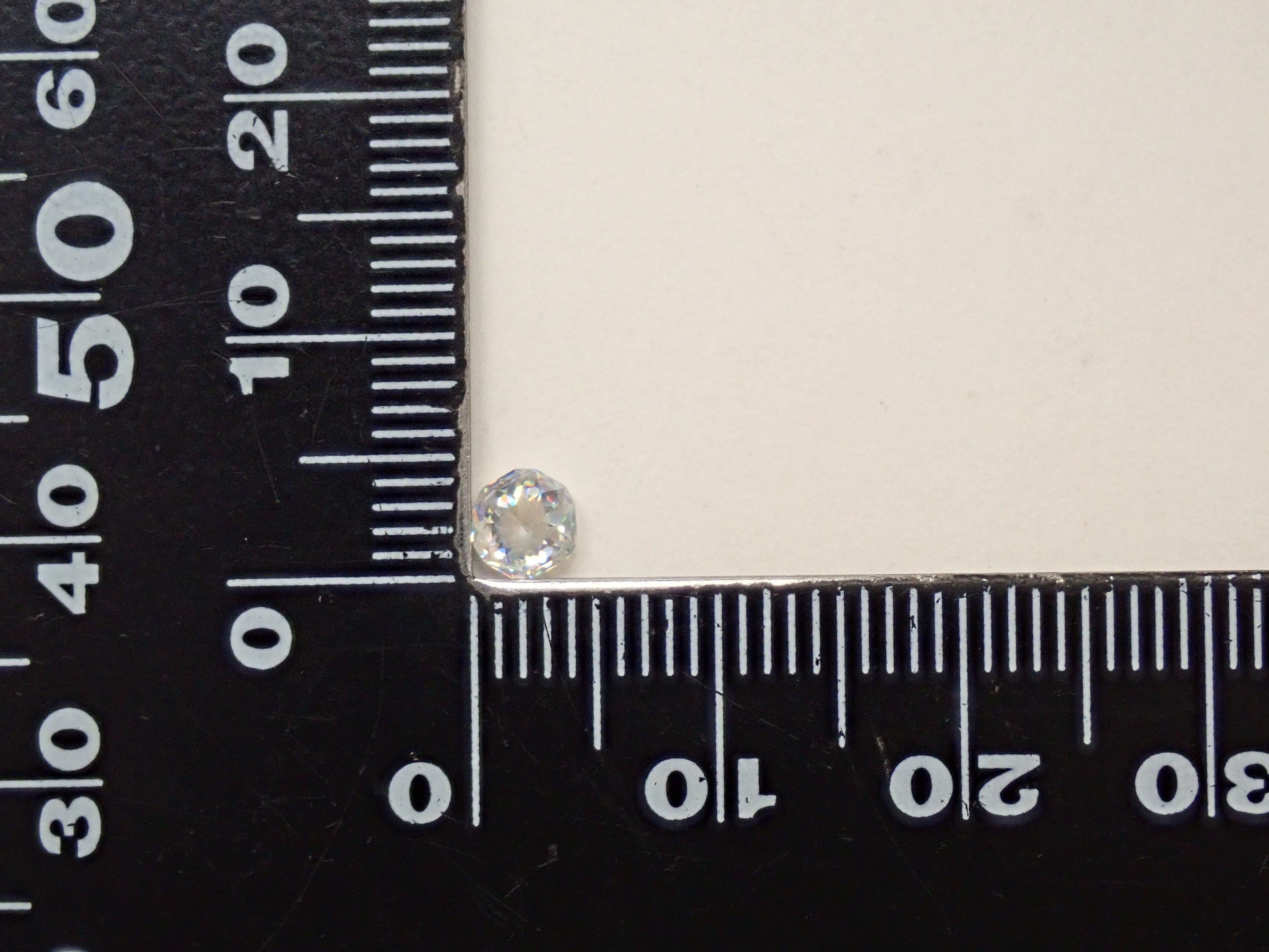 【12561929掲載】合成ルチル 0.505ctルース