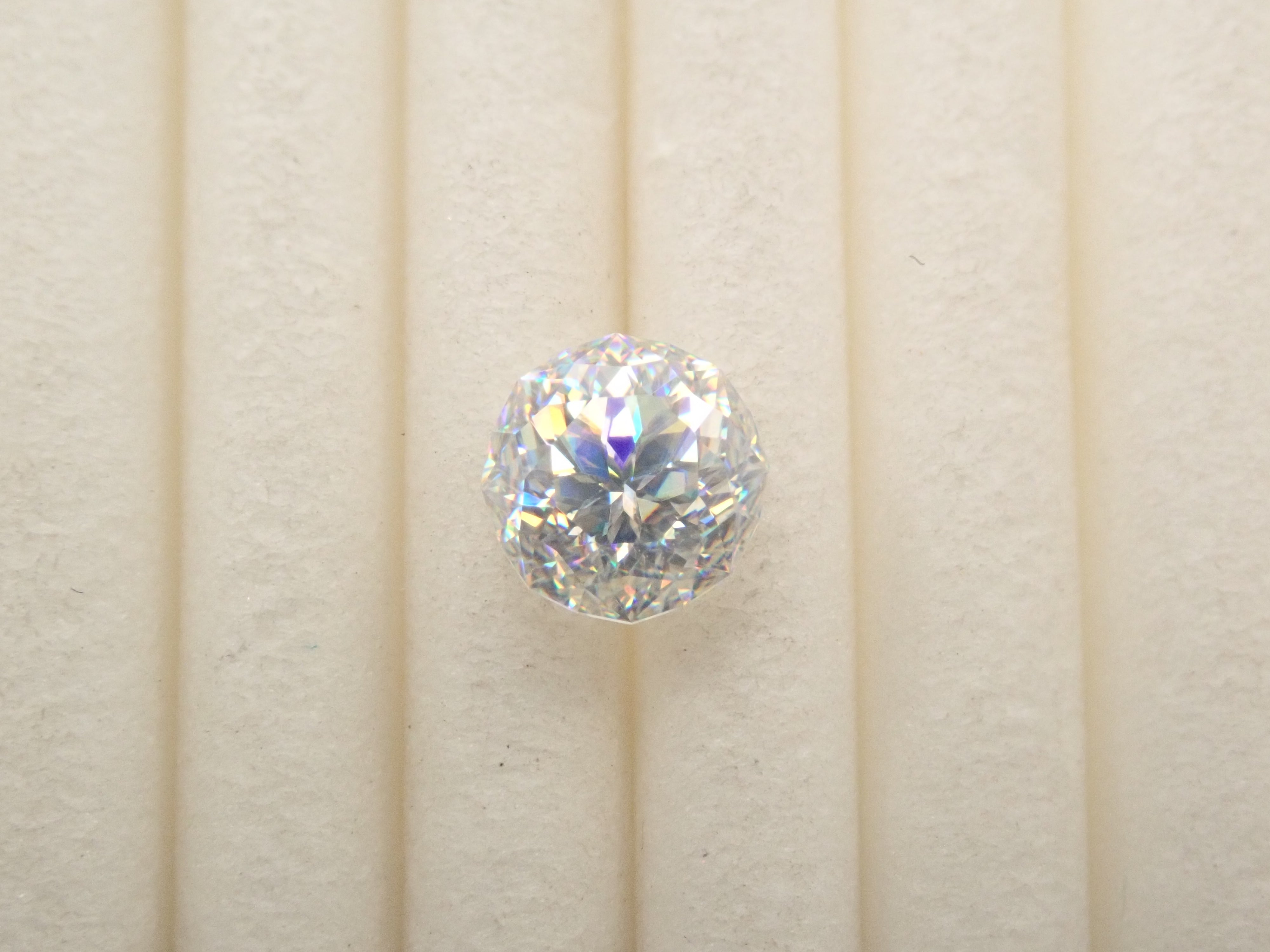 【12561932掲載】合成ルチル 0.877ctルース