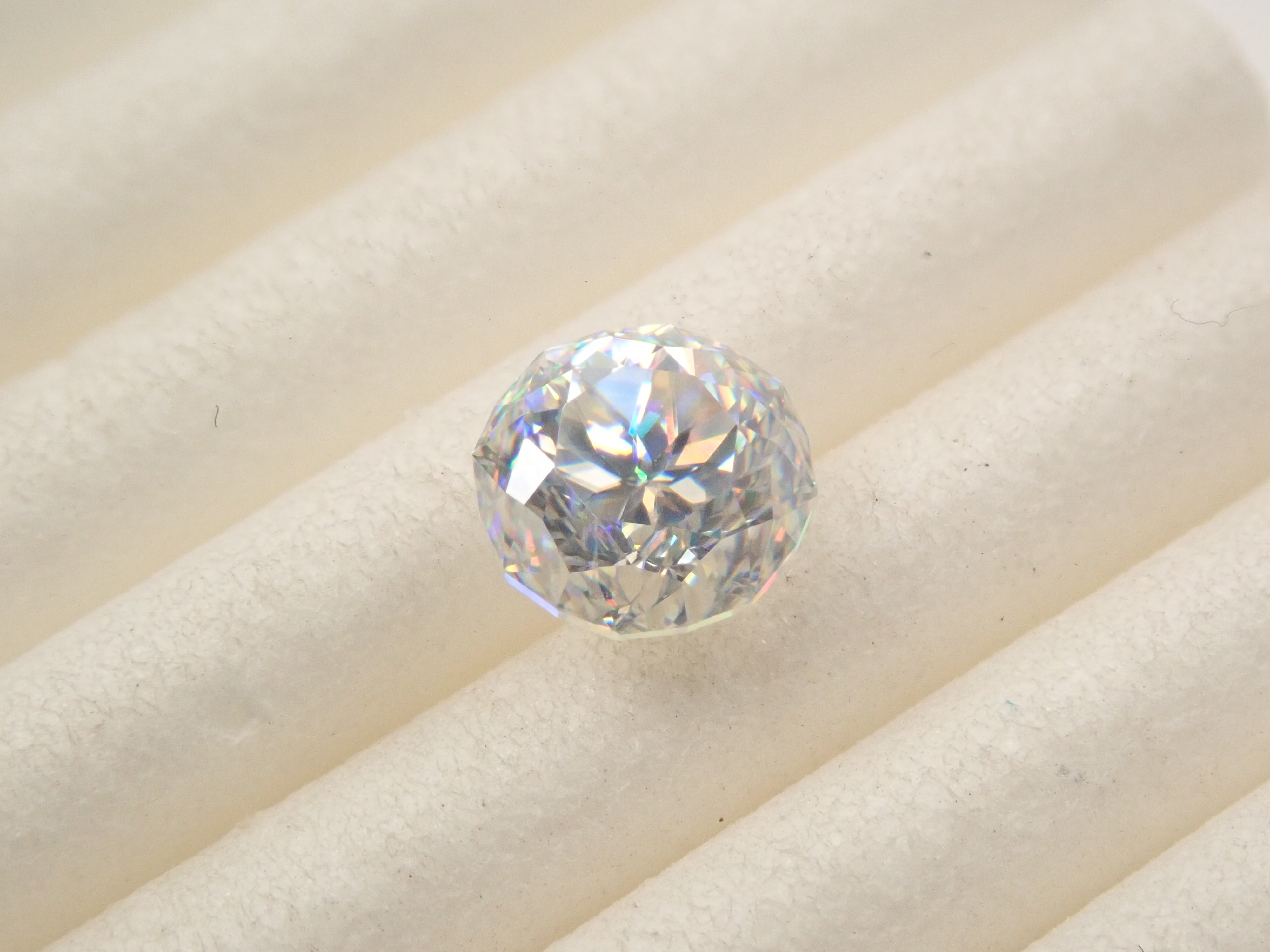 【12561932掲載】合成ルチル 0.877ctルース