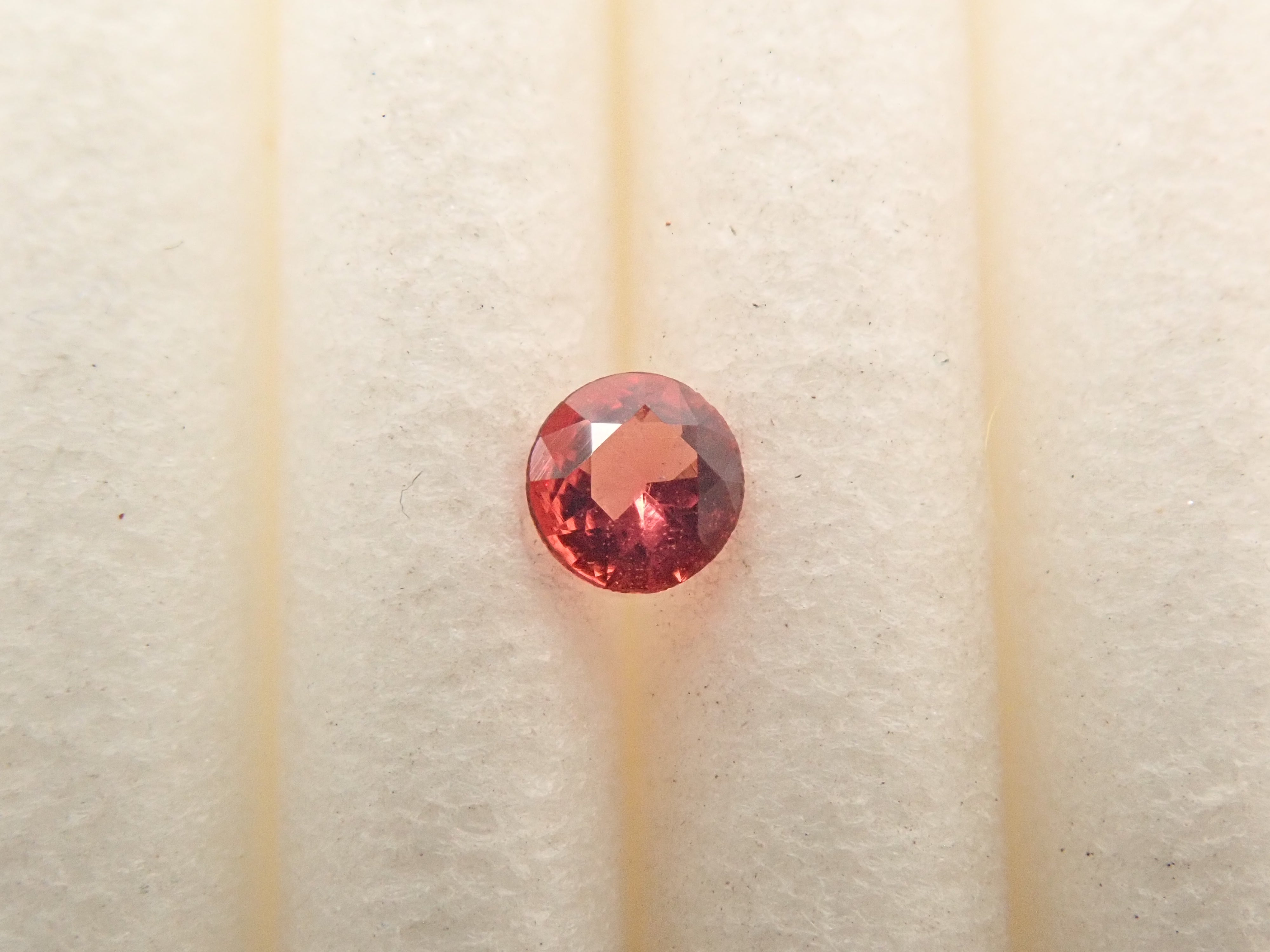 【12562058掲載】カナダ産カナダ産ユーディアライト 0.047ctルース