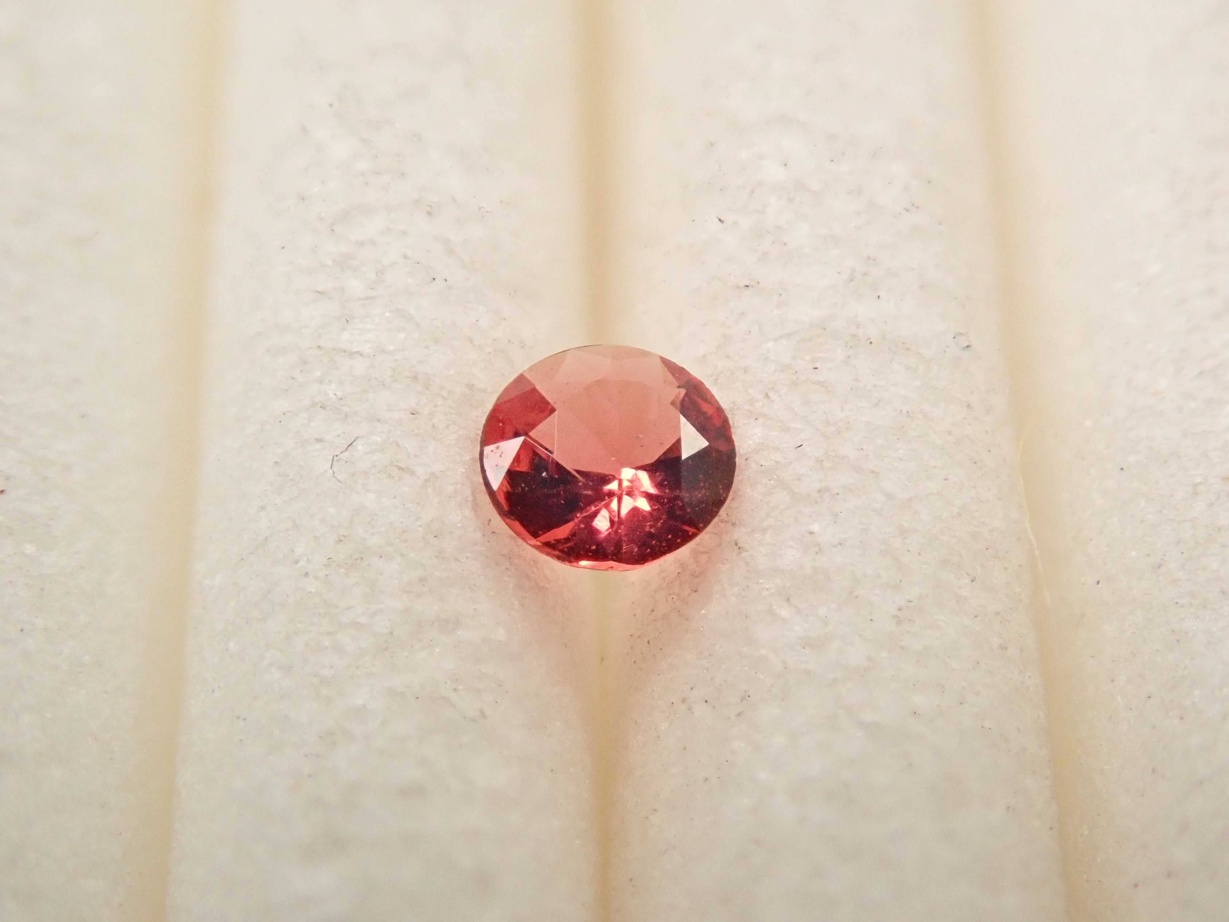 【12562058掲載】カナダ産カナダ産ユーディアライト 0.047ctルース