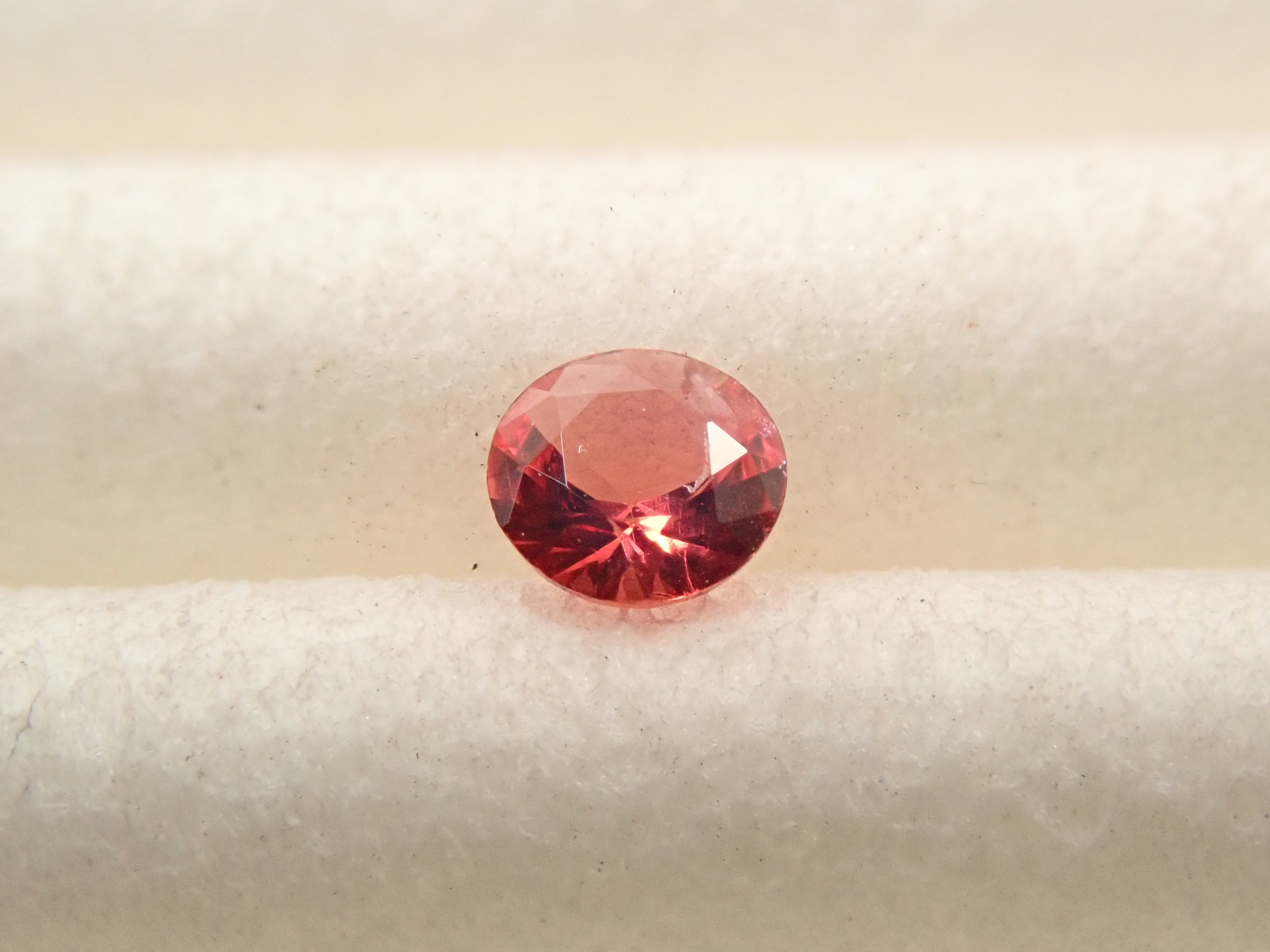 【12562059掲載】カナダ産カナダ産ユーディアライト 0.051ctルース