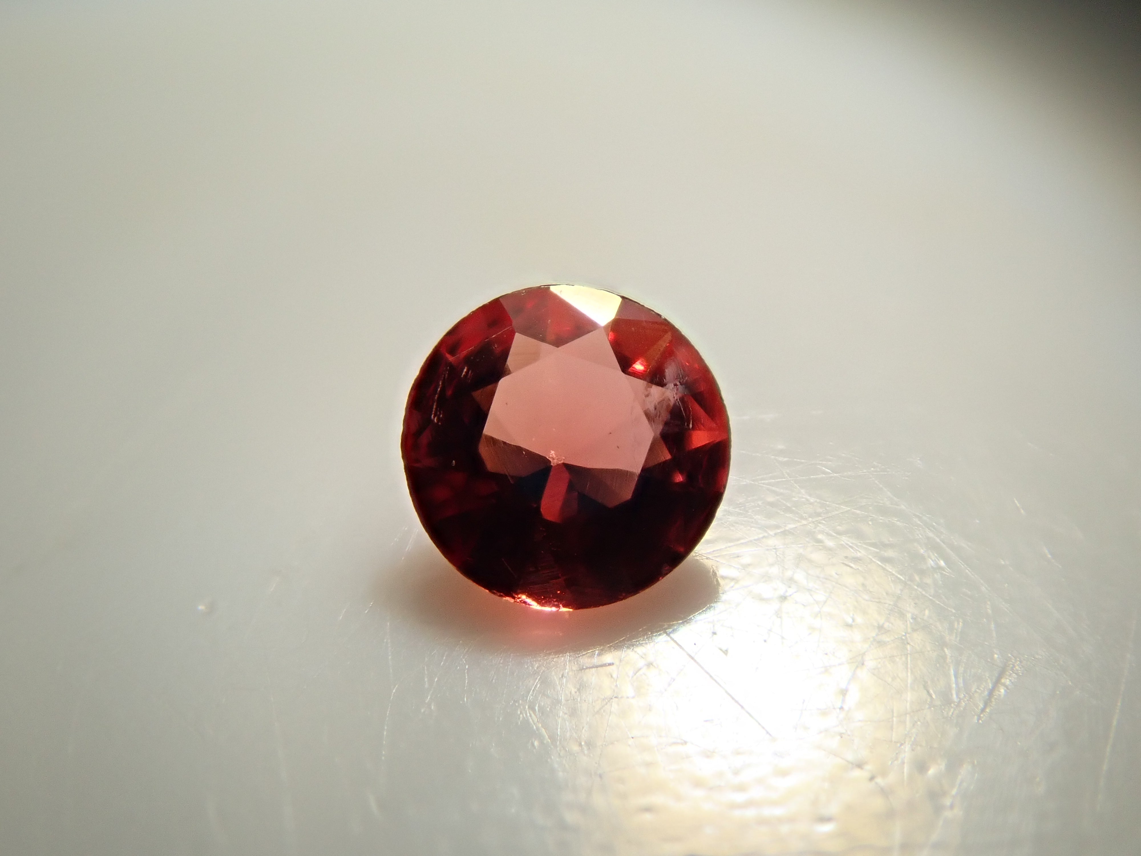 【12562059掲載】カナダ産カナダ産ユーディアライト 0.051ctルース