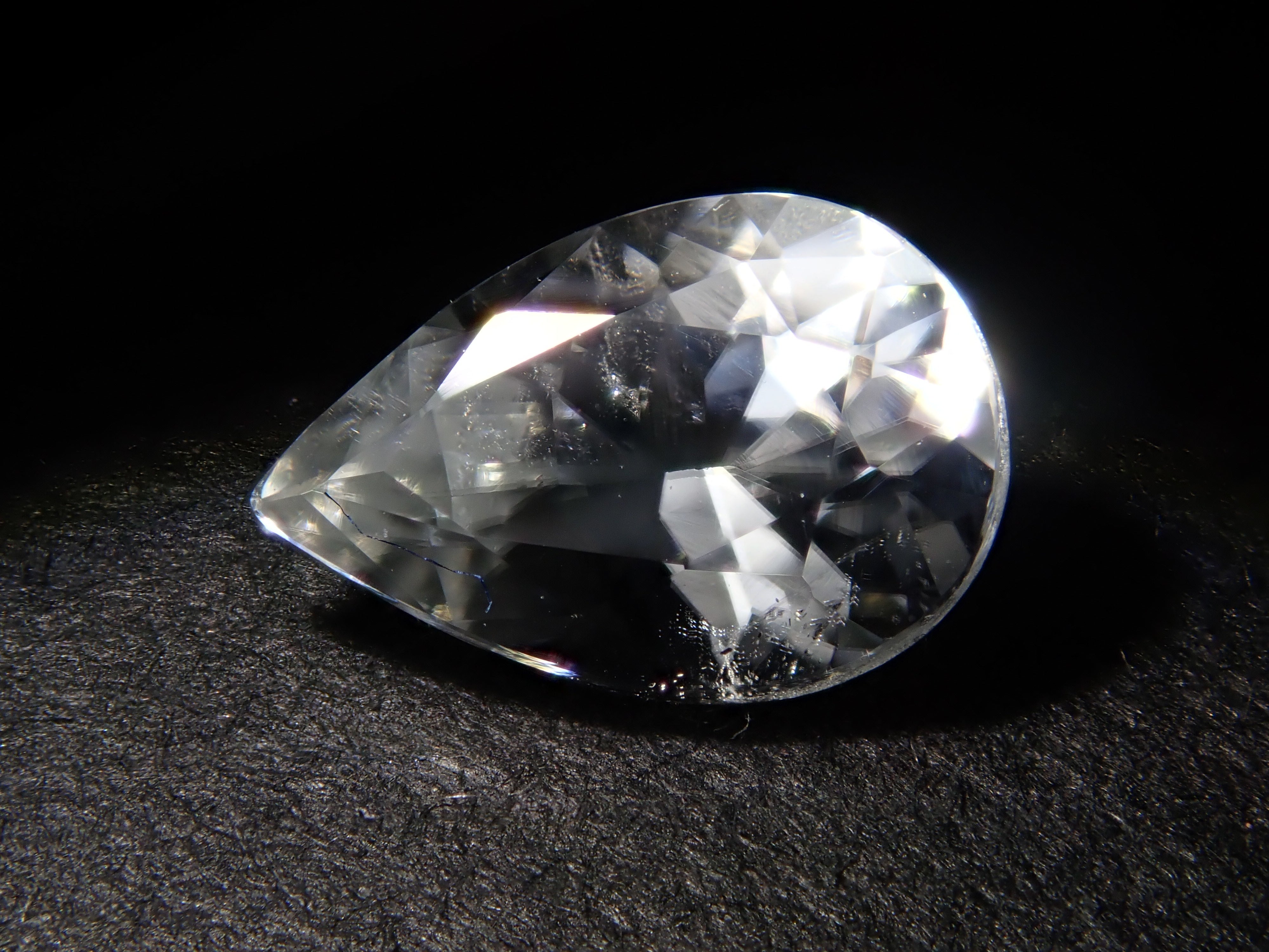 【12562019掲載】アメリカ産ダトライト 0.592ctルース