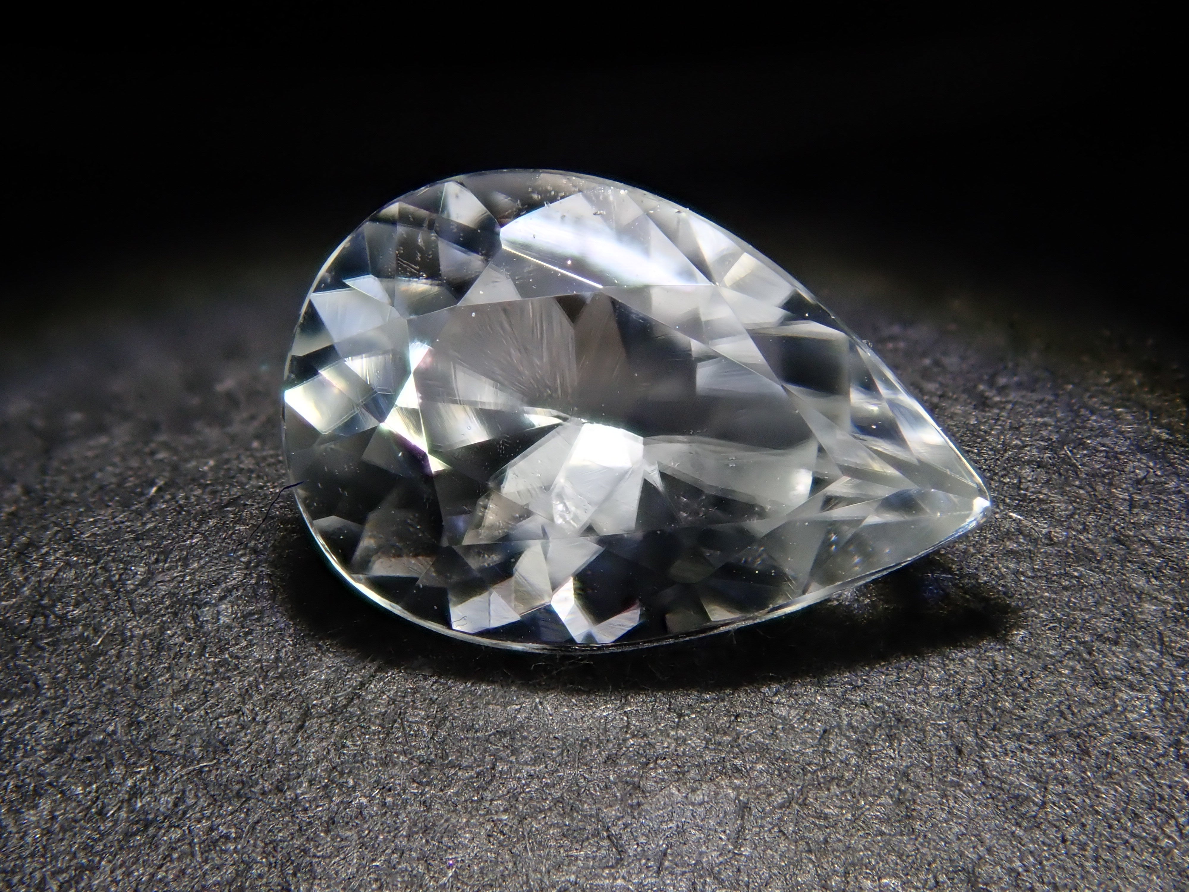 【12562019掲載】アメリカ産ダトライト 0.592ctルース