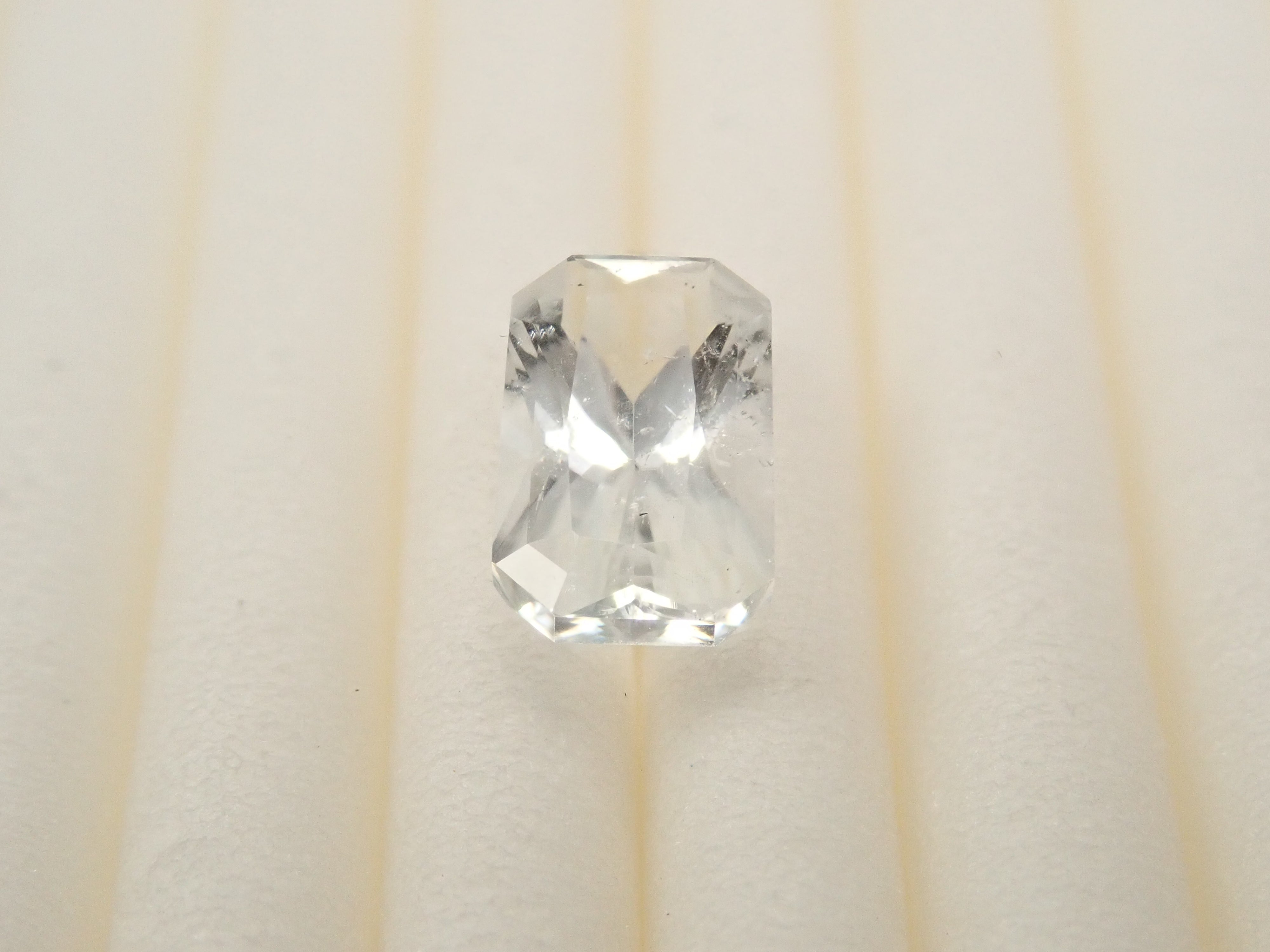 【12562020掲載】アメリカ産ダトライト 0.904ctルース