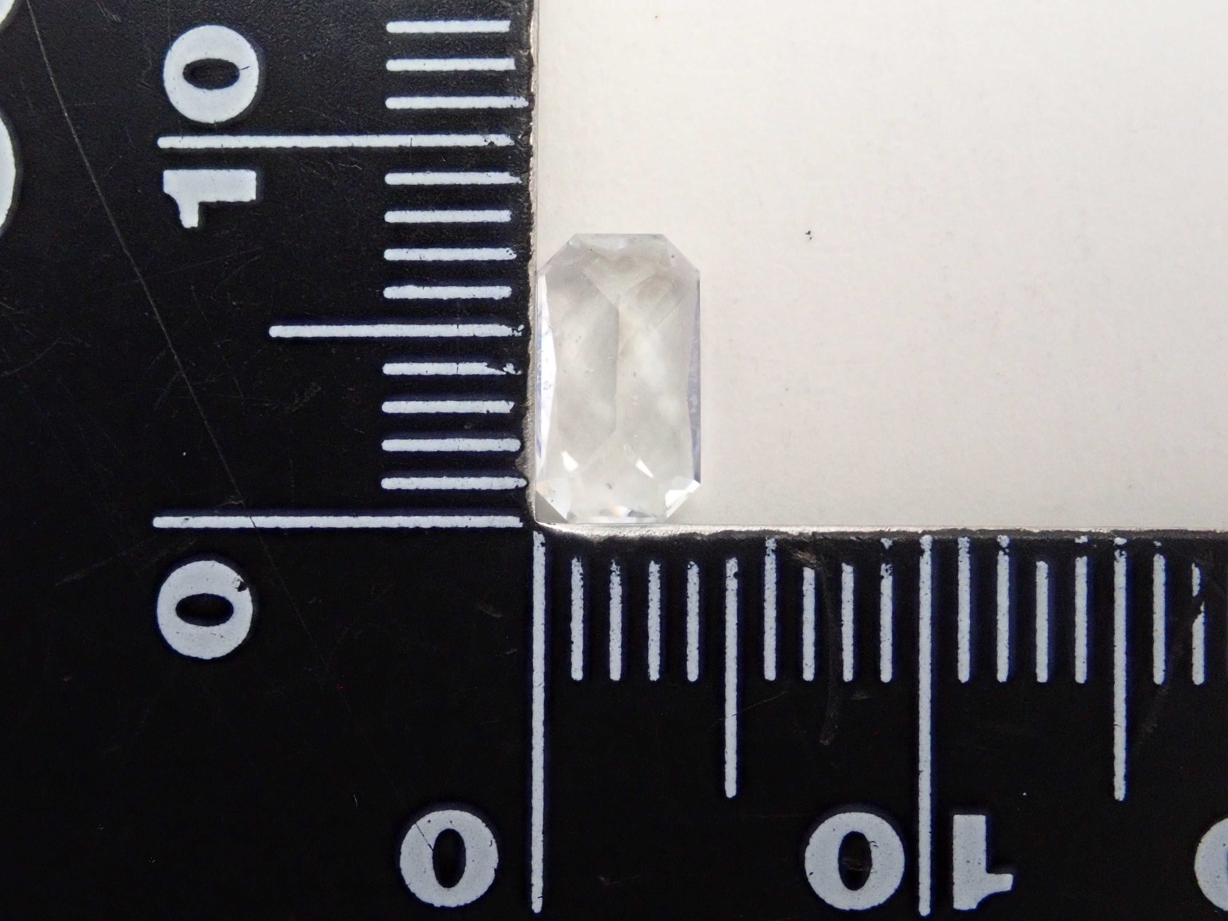 【12562020掲載】アメリカ産ダトライト 0.904ctルース