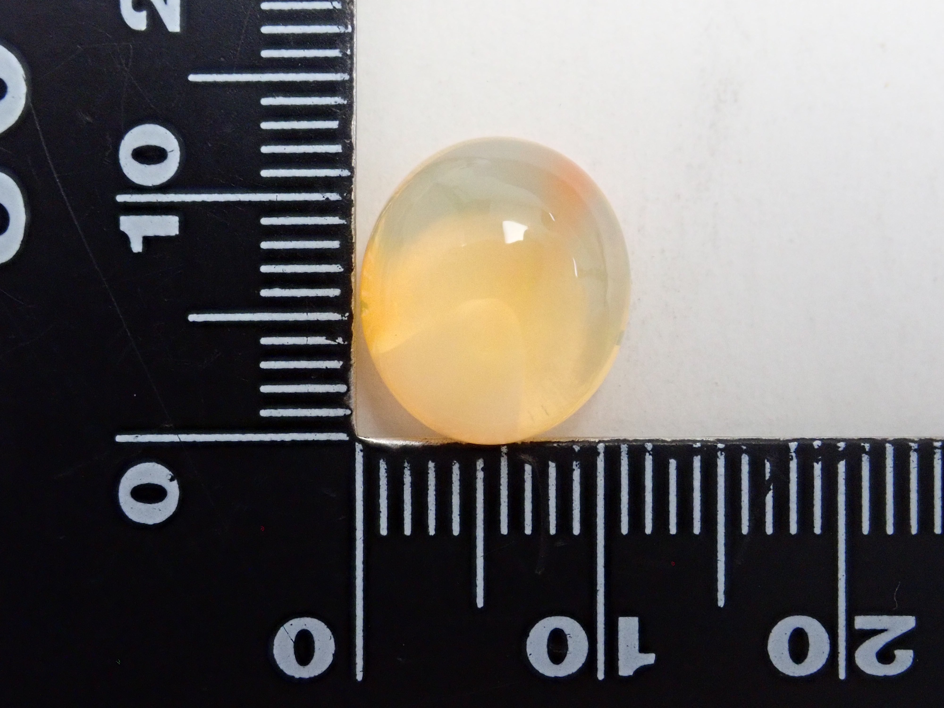 【12562000掲載】メキシコ産エッグインオパール 4.879ctルース