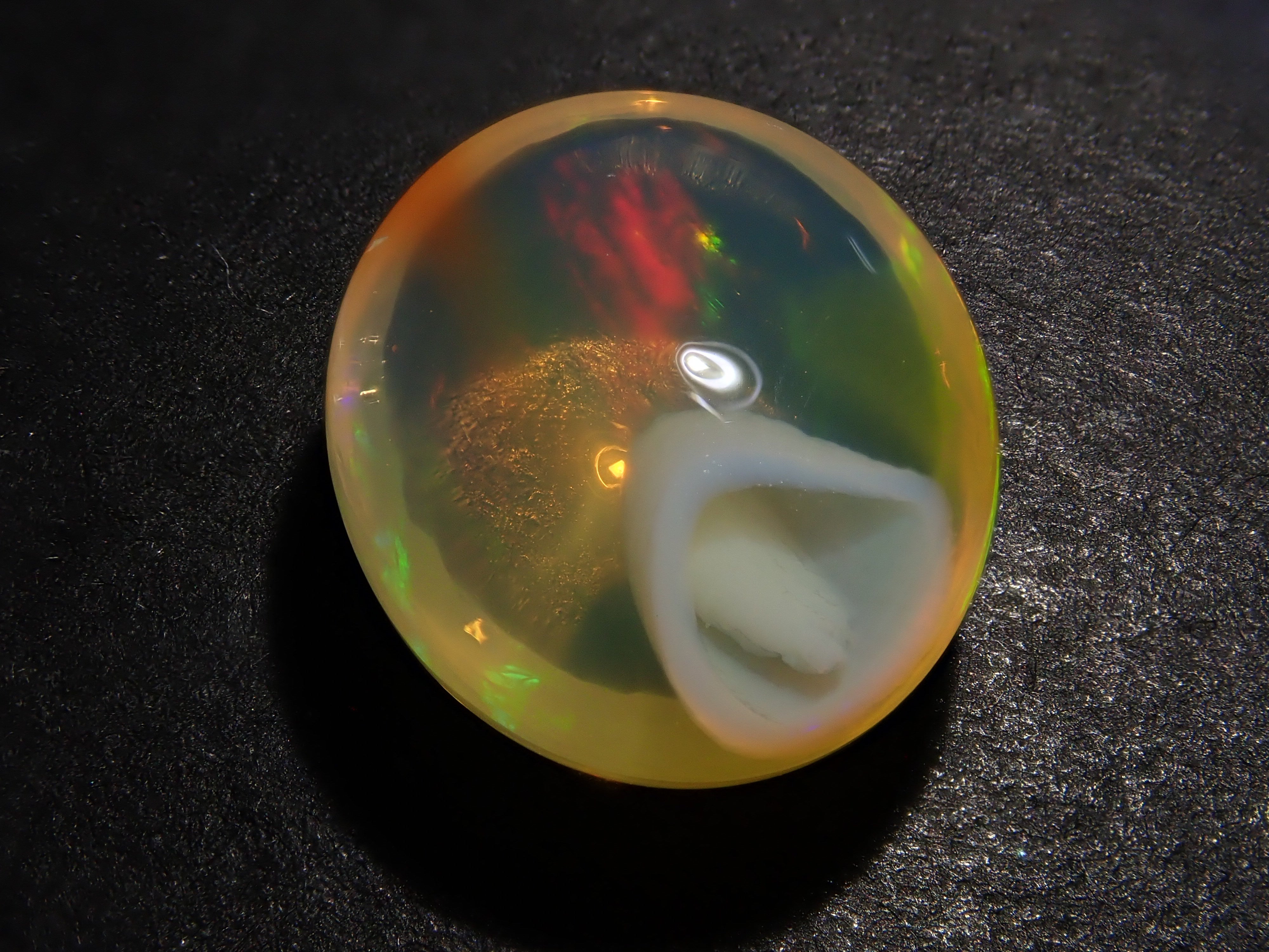 【12562000掲載】メキシコ産エッグインオパール 4.879ctルース