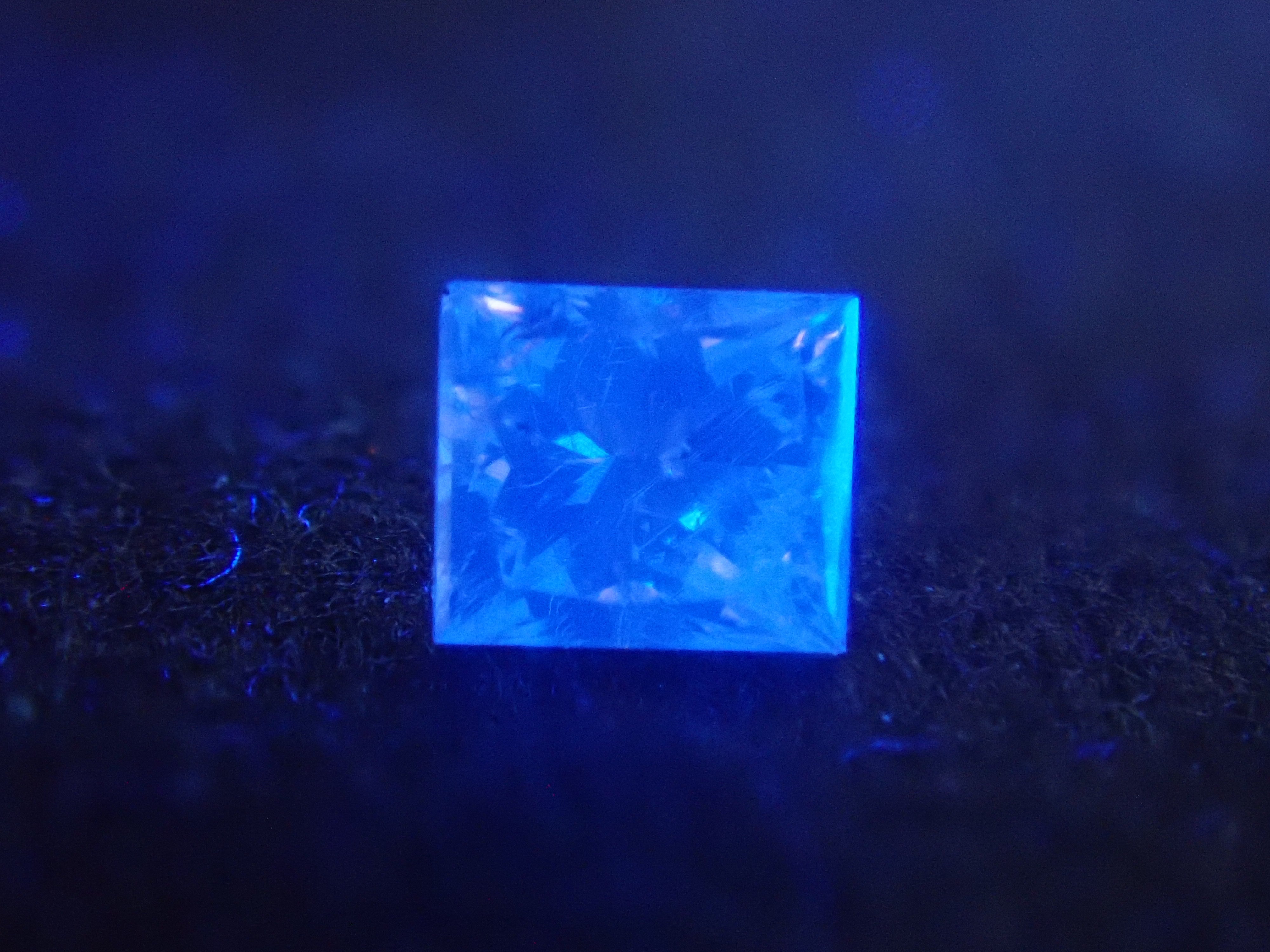 【3/1 22時販売】《限定15石》通常39,800円のFANCYカラーのピンクダイヤ含むピンクダイヤモンド1石ルース《複数購入割引有》