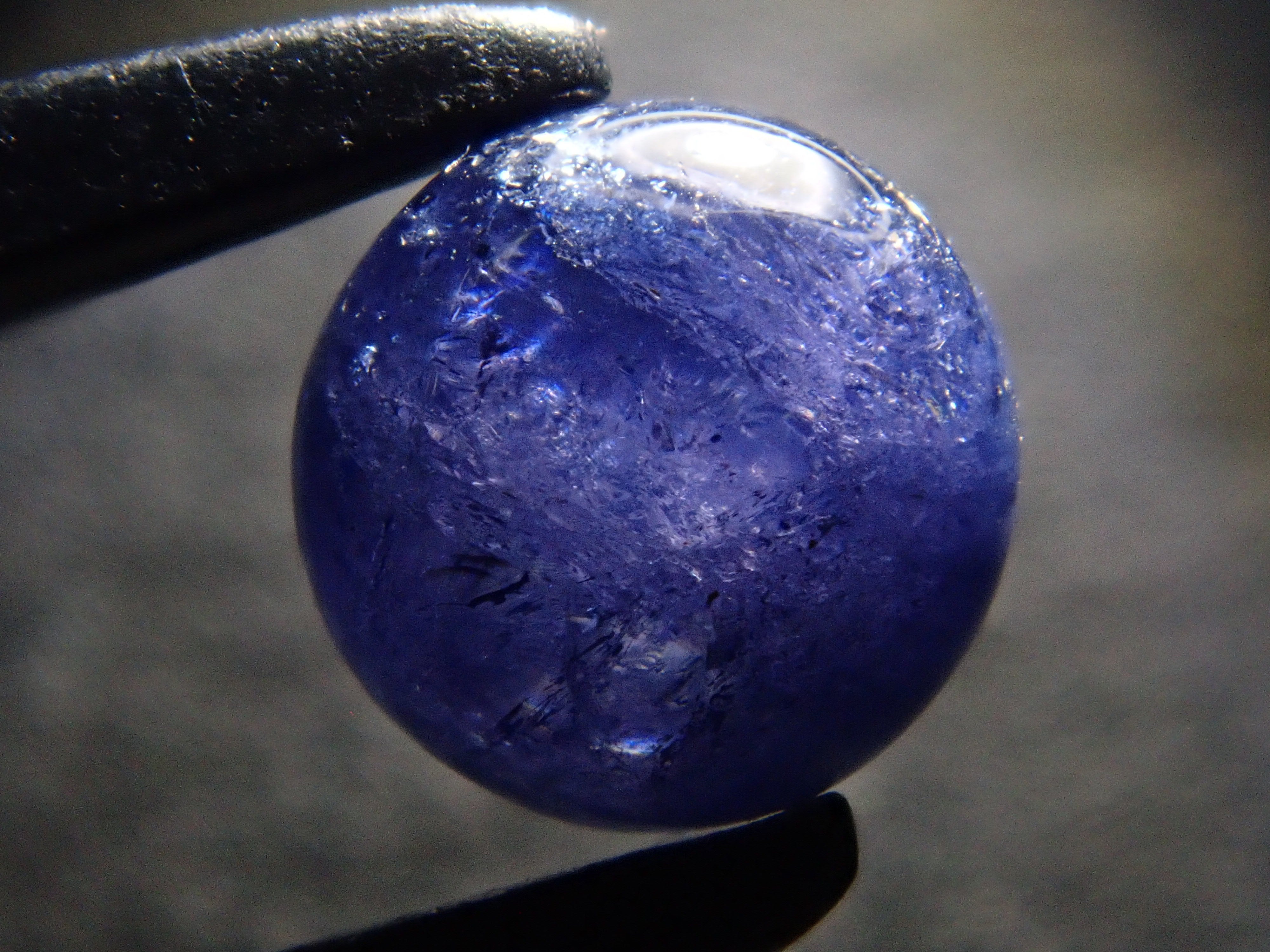 ベニトアイト 0.607ctルース