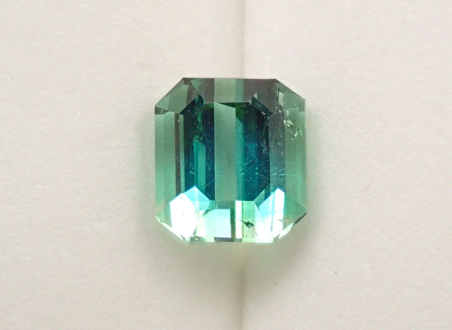 アフガニスタン産バイカラートルマリン 2.664ctルース（シーフォーム  