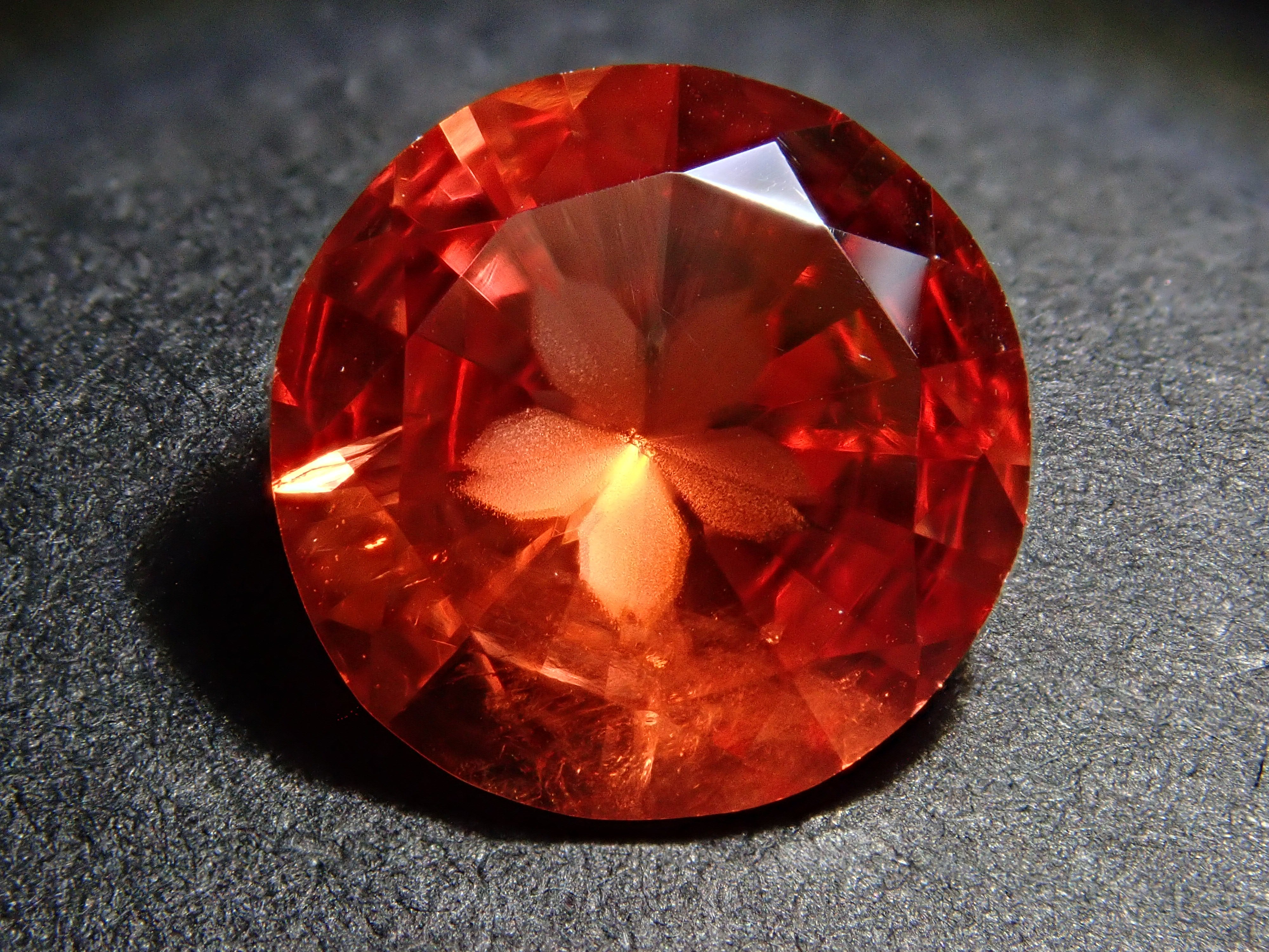 南アフリカ産ロードクロサイト 1.544ctルース