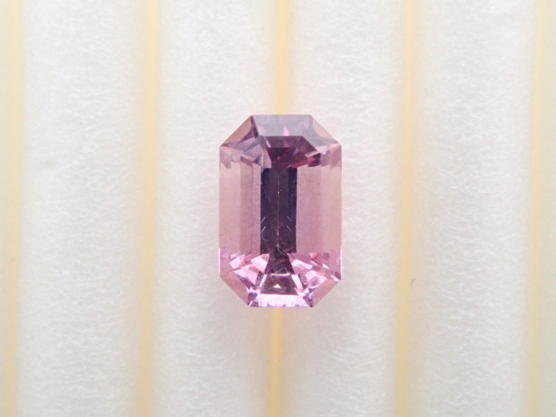 產自緬甸的紫色尖晶石 0.600 克拉散裝日德版