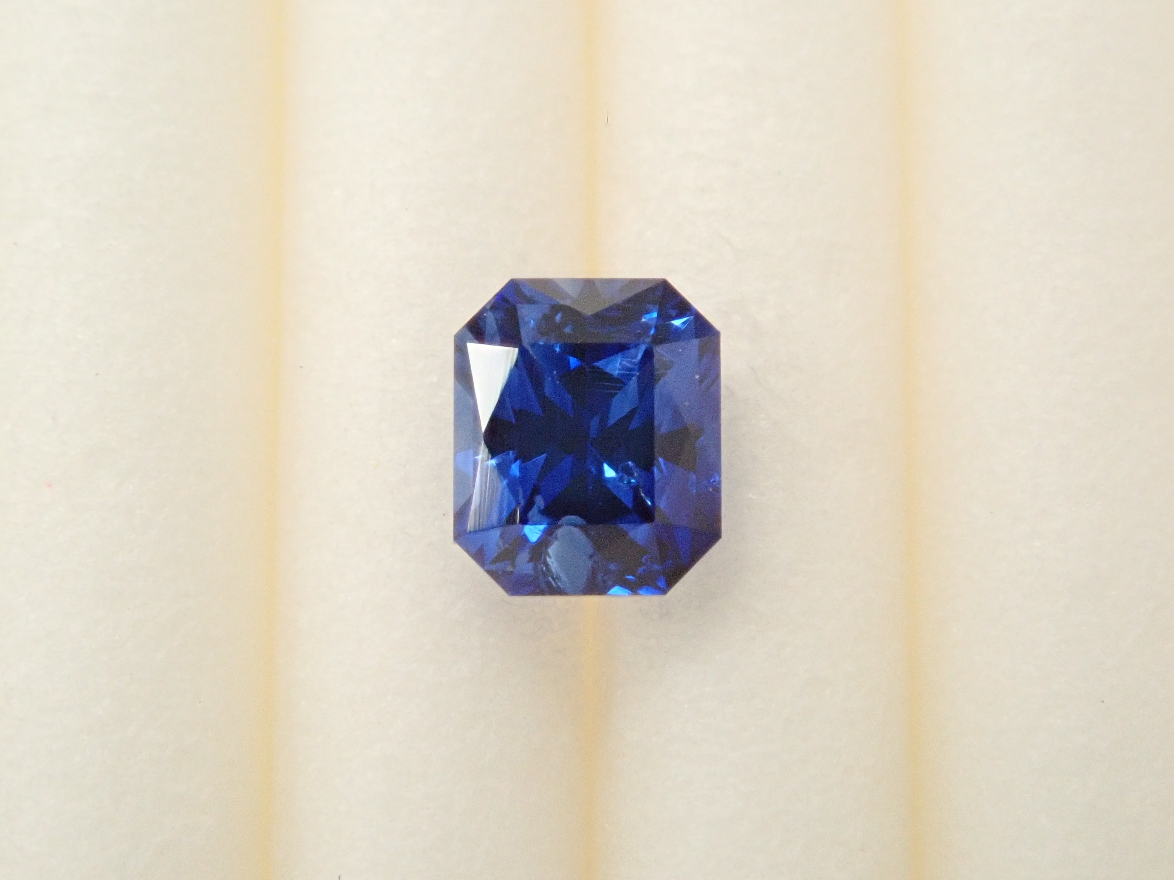 【12561936掲載】ブルーサファイア 0.347ctルース