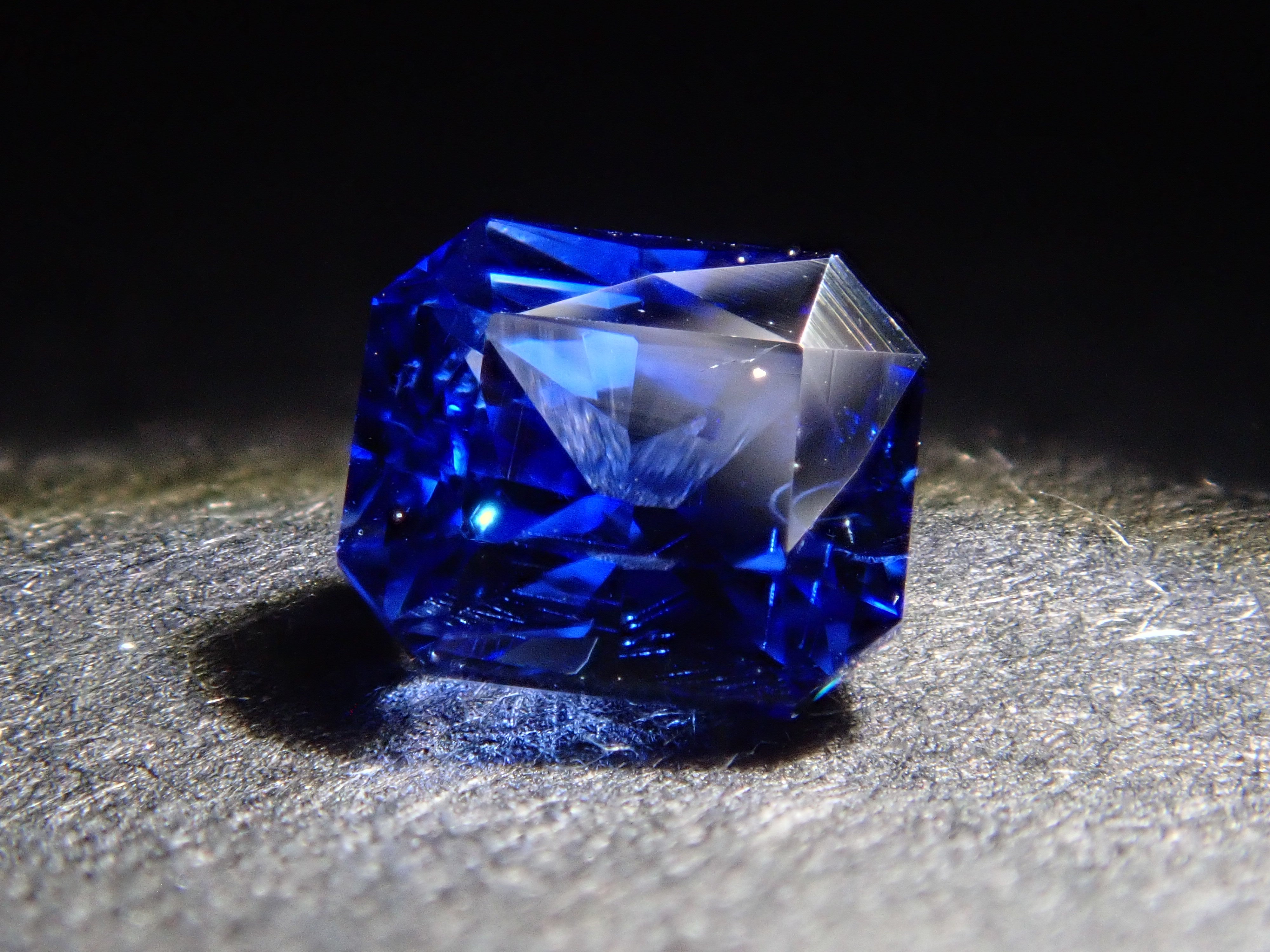【12561936掲載】ブルーサファイア 0.347ctルース