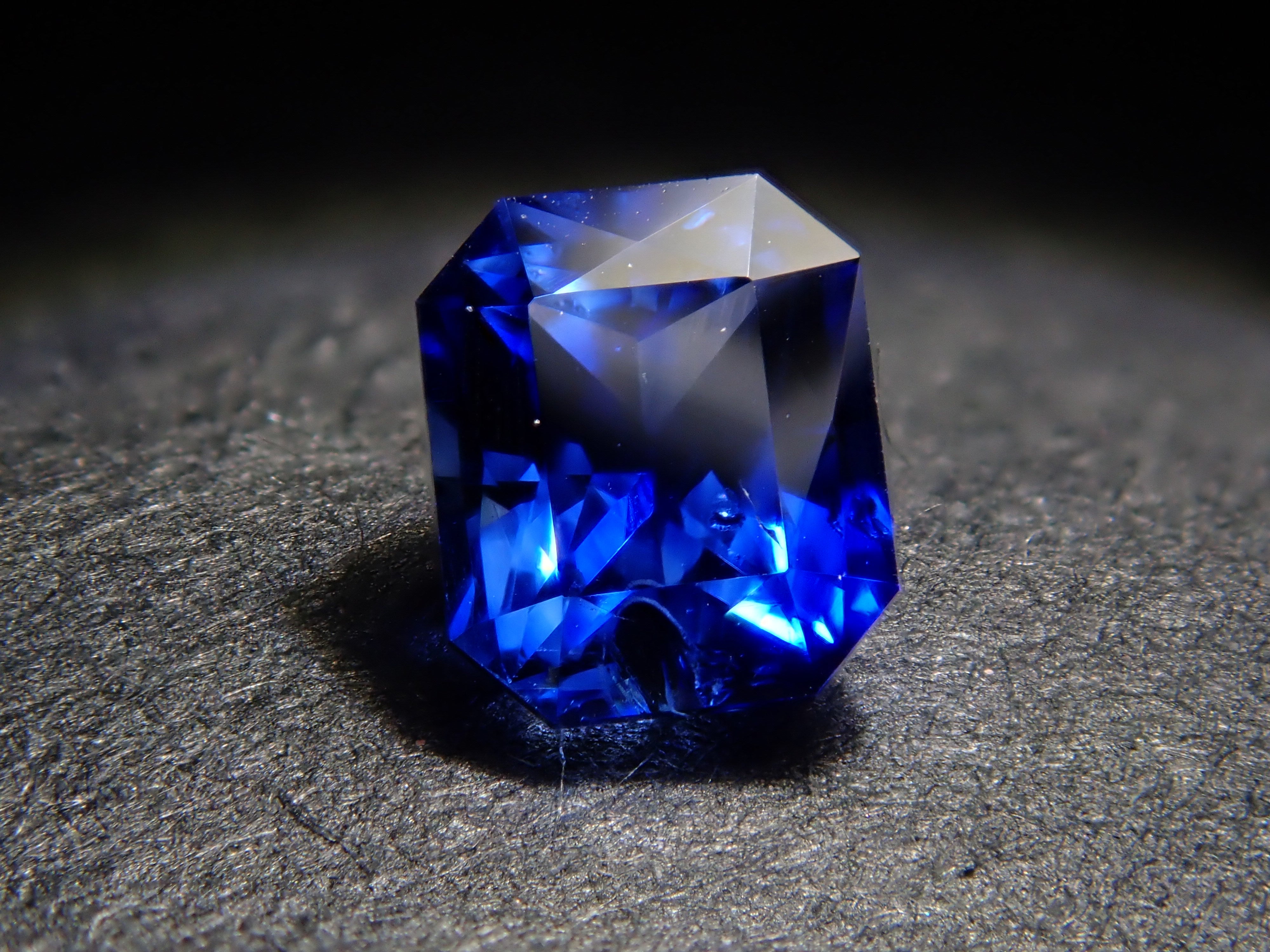 【12561936掲載】ブルーサファイア 0.347ctルース