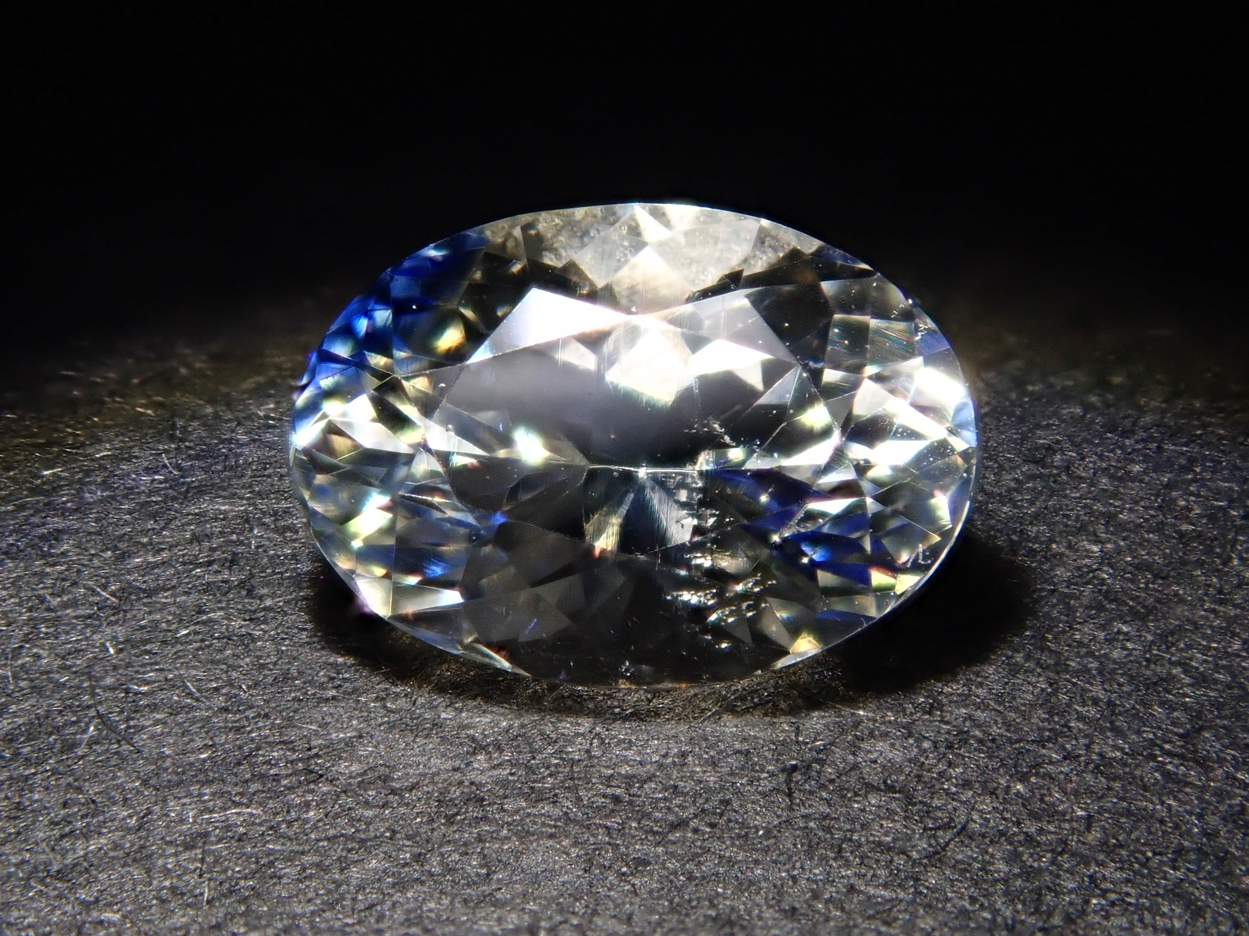 【12561935掲載】バイカラーサファイア 0.900ctルース