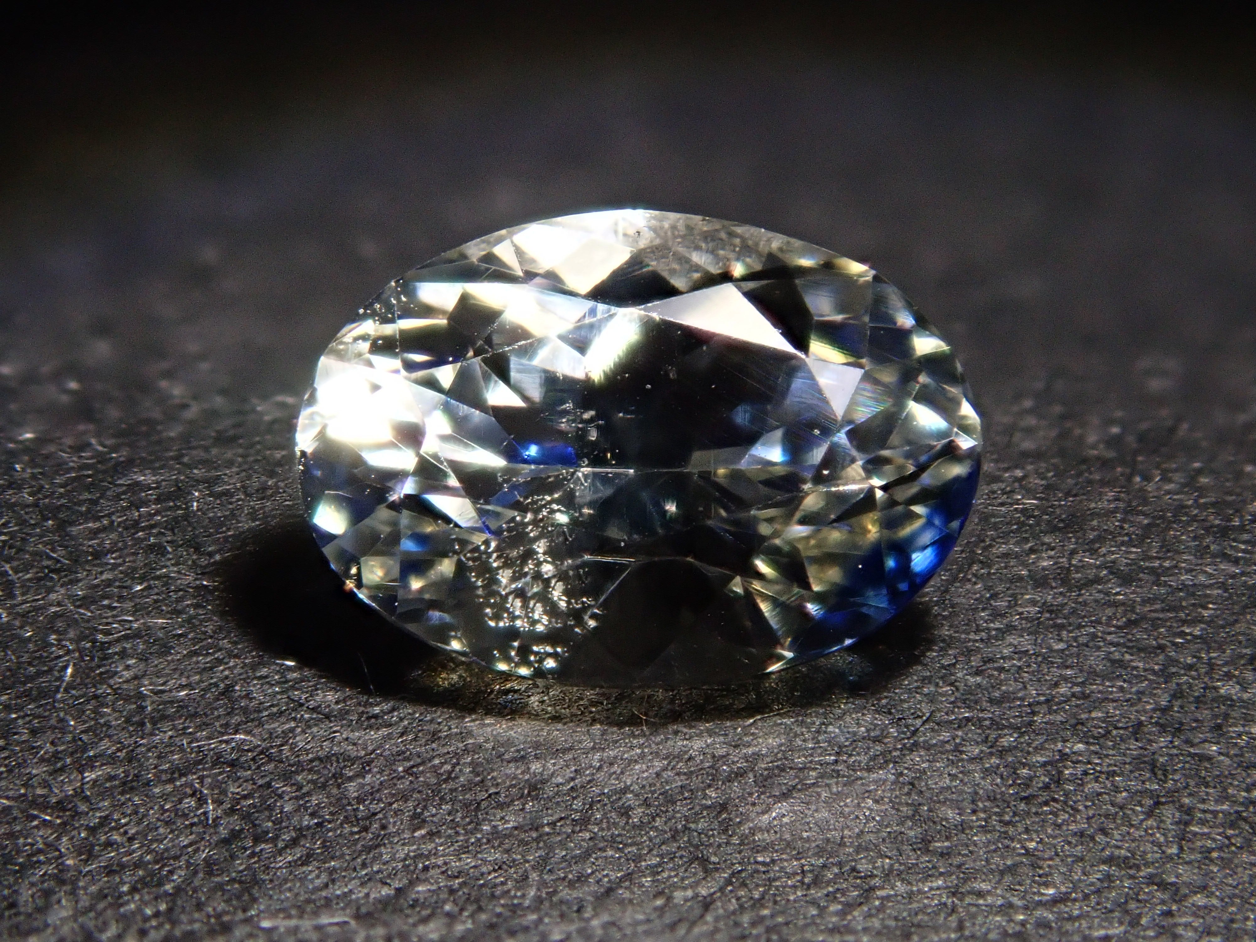 【12561935掲載】バイカラーサファイア 0.900ctルース