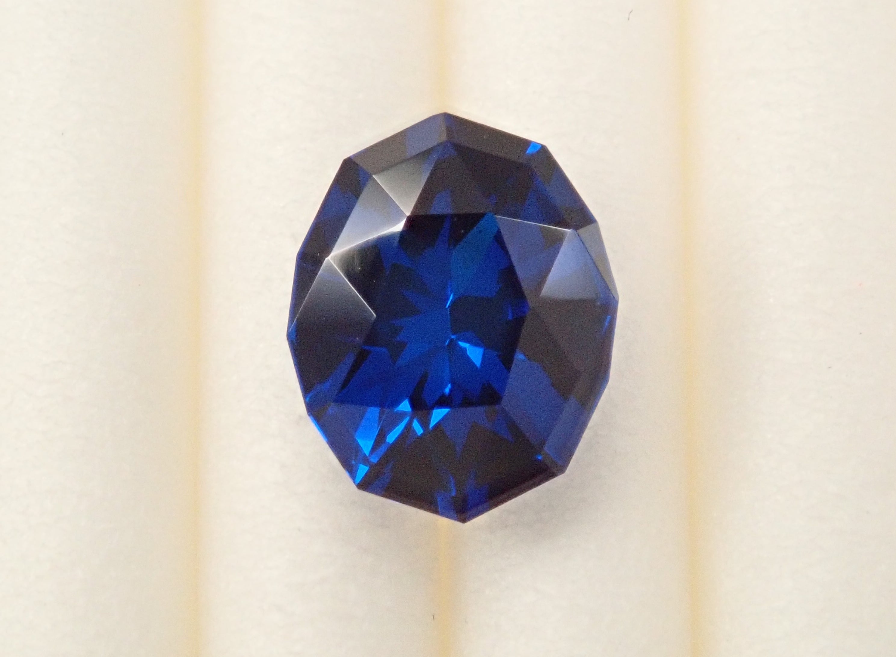 【3/7 22時販売】合成コバルトスピネル 0.831ctルース 鑑別書