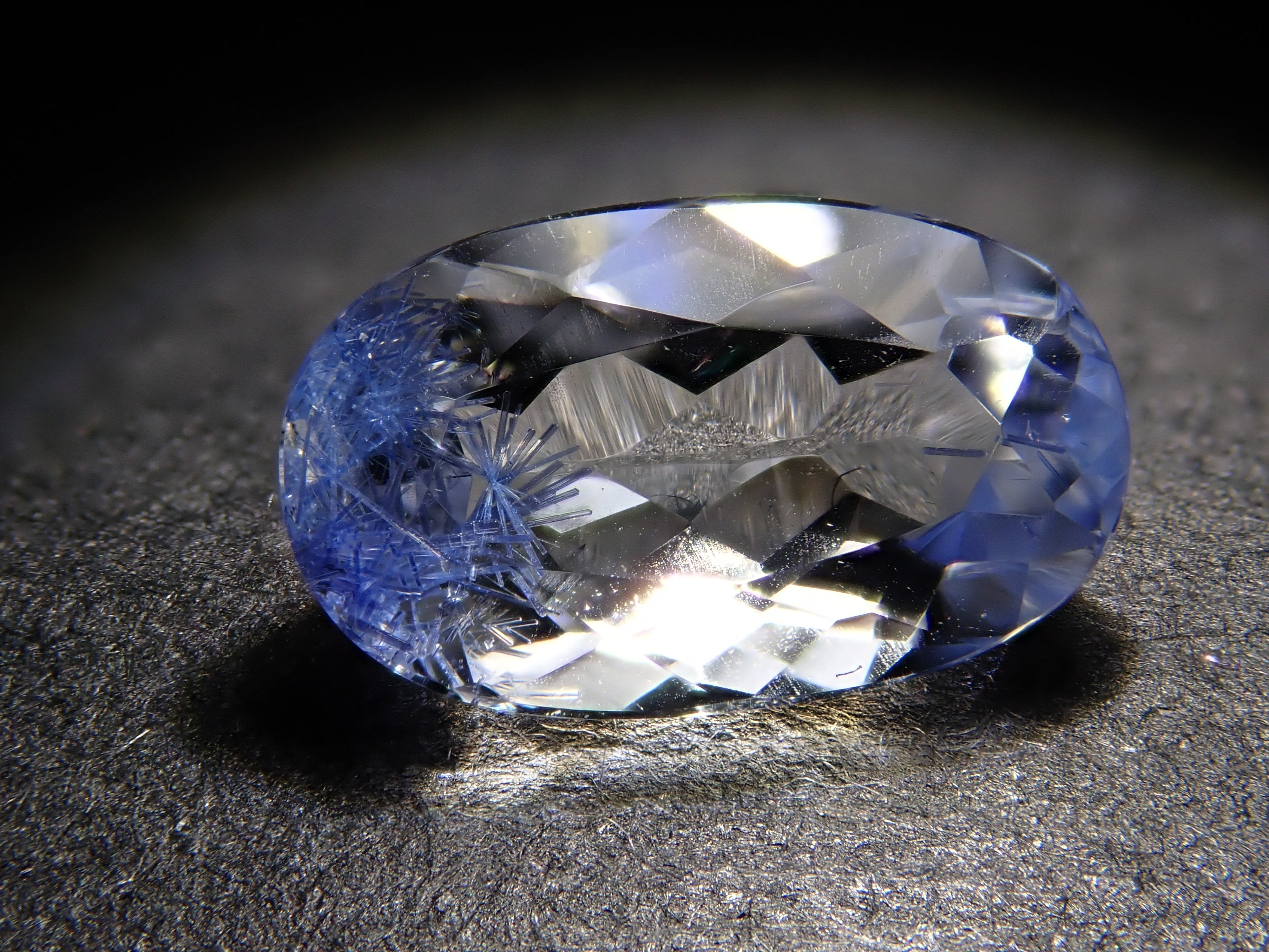 【12562083掲載】ブラジル産デュモルチェライトインクォーツ 1.060ctルース