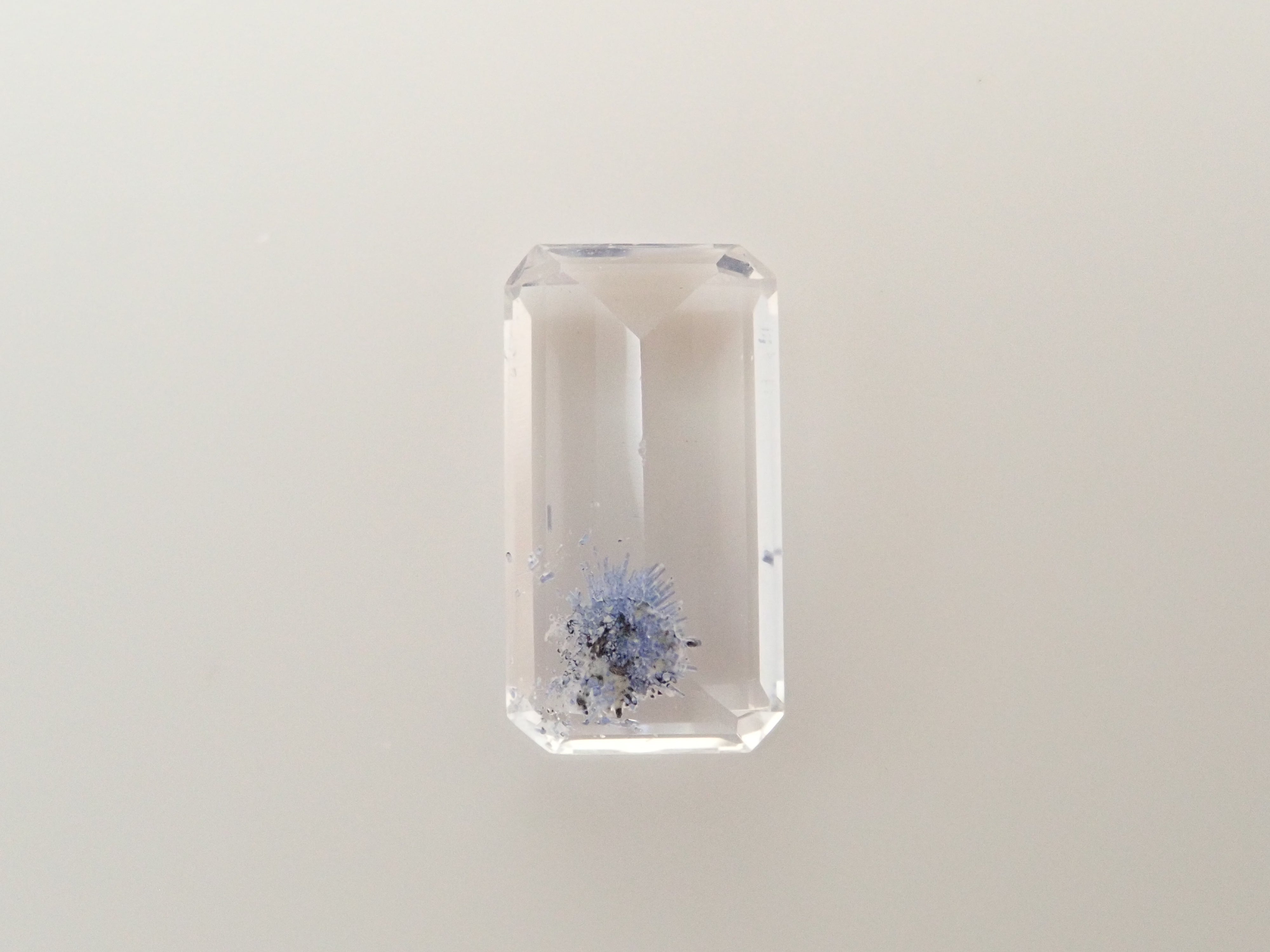 【12562084掲載】ブラジル産デュモルチェライトインクォーツ 0.929ctルース