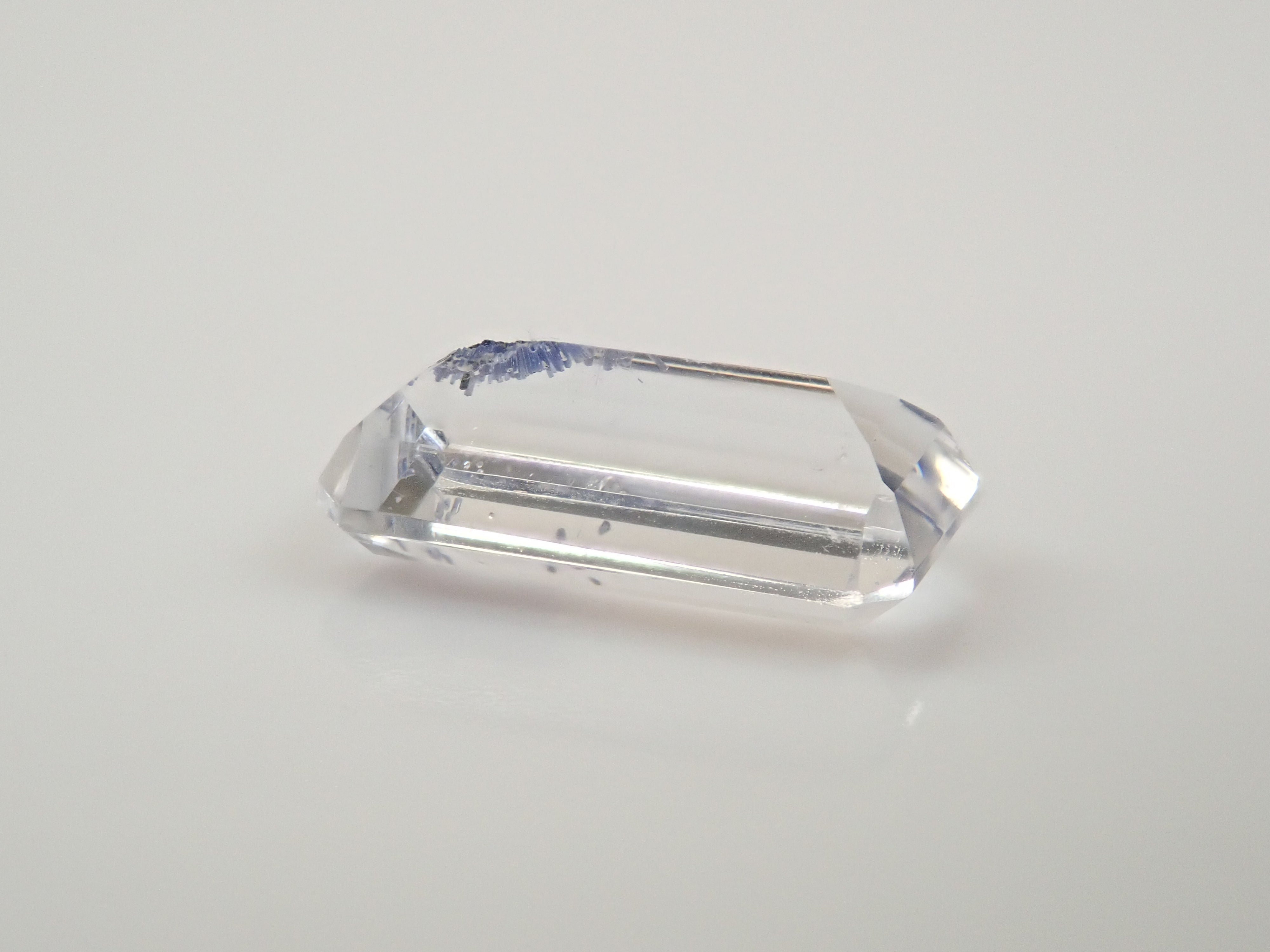 【12562084掲載】ブラジル産デュモルチェライトインクォーツ 0.929ctルース