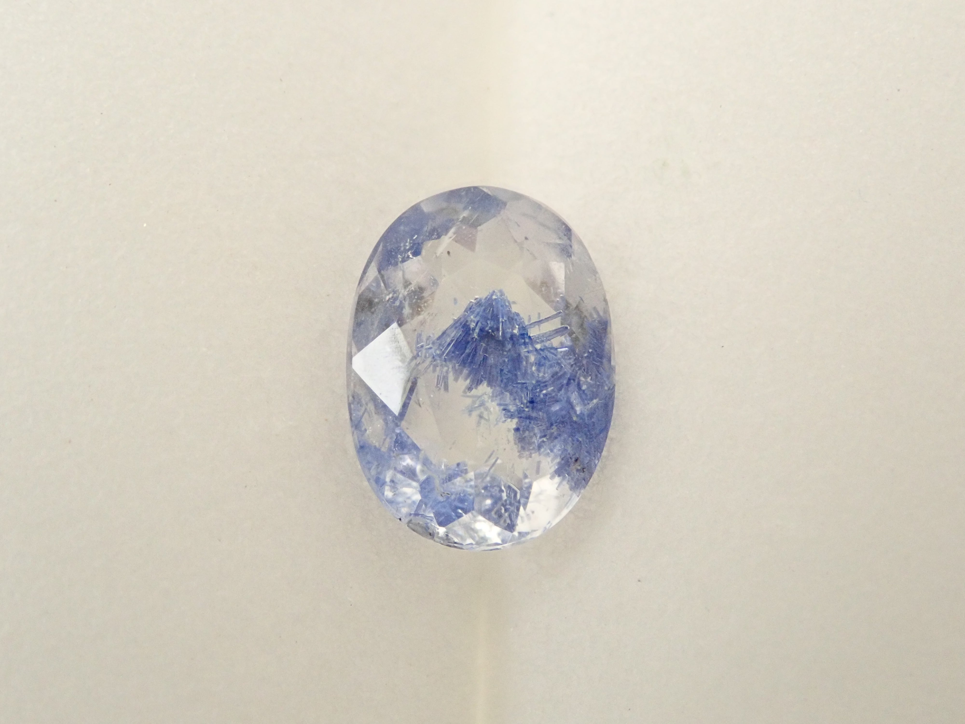 【12562087掲載】ブラジル産デュモルチェライトインクォーツ 0.914ctルース