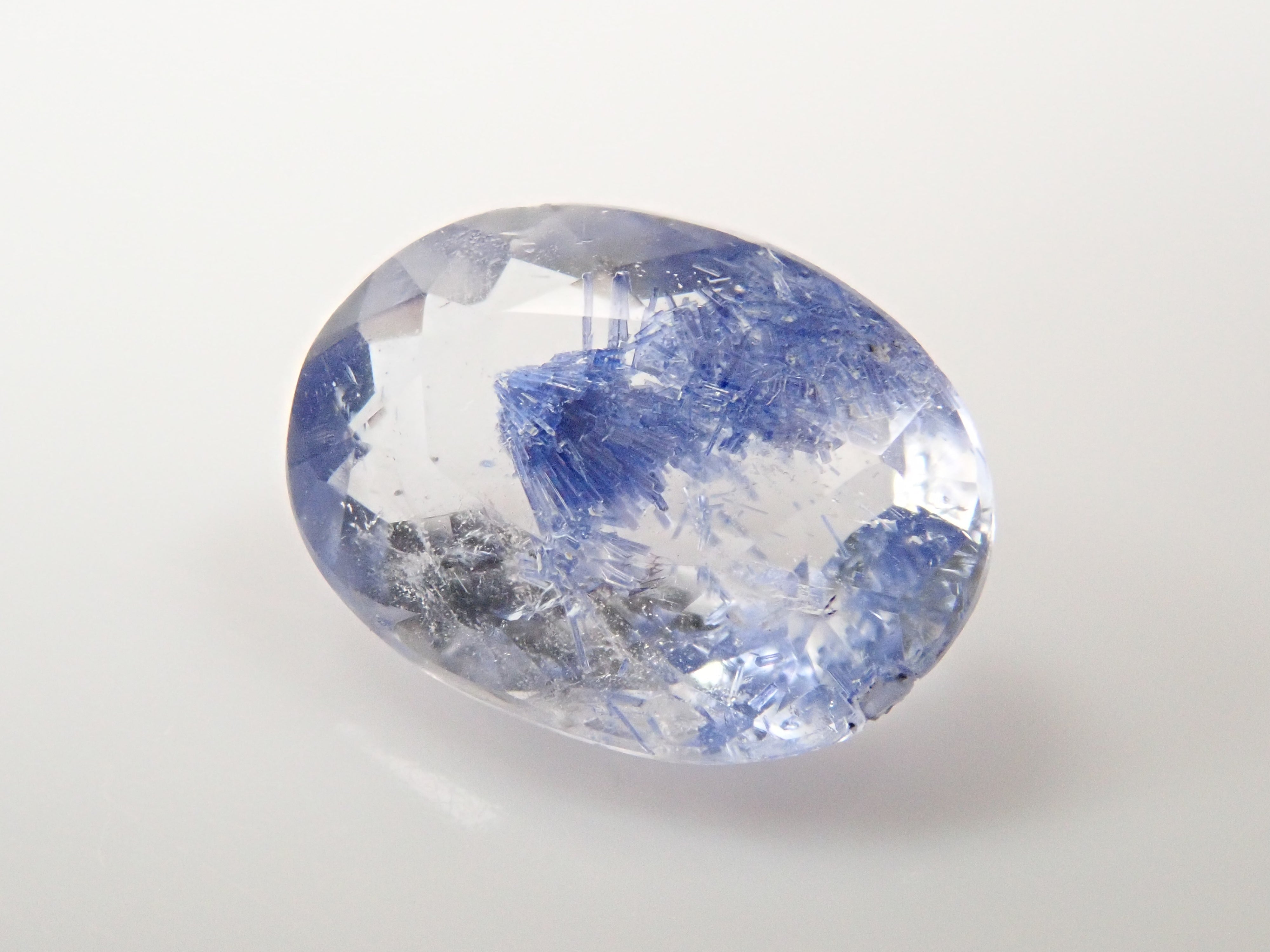 【12562087掲載】ブラジル産デュモルチェライトインクォーツ 0.914ctルース