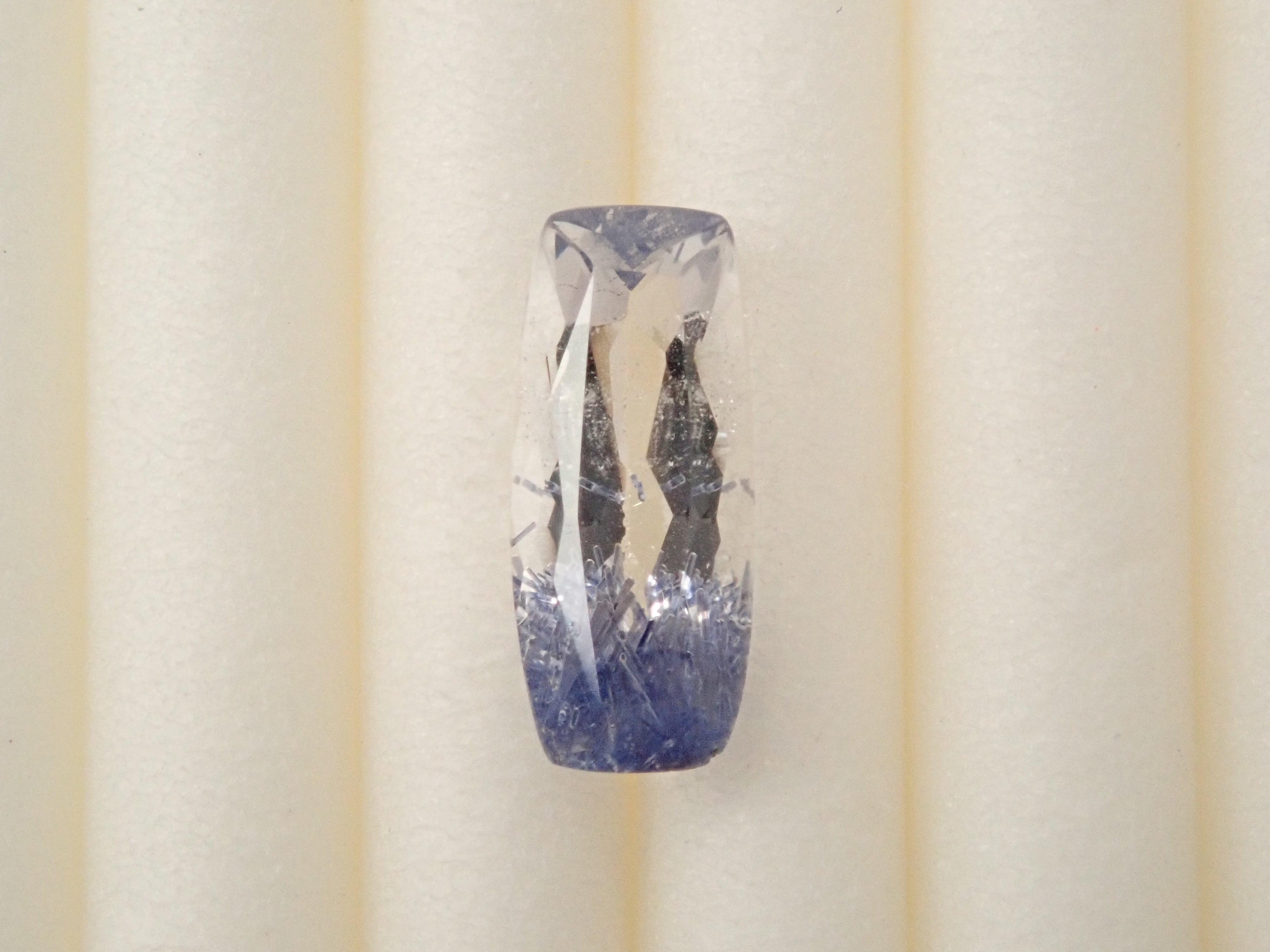 【12562088掲載】ブラジル産デュモルチェライトインクォーツ 0.543ctルース