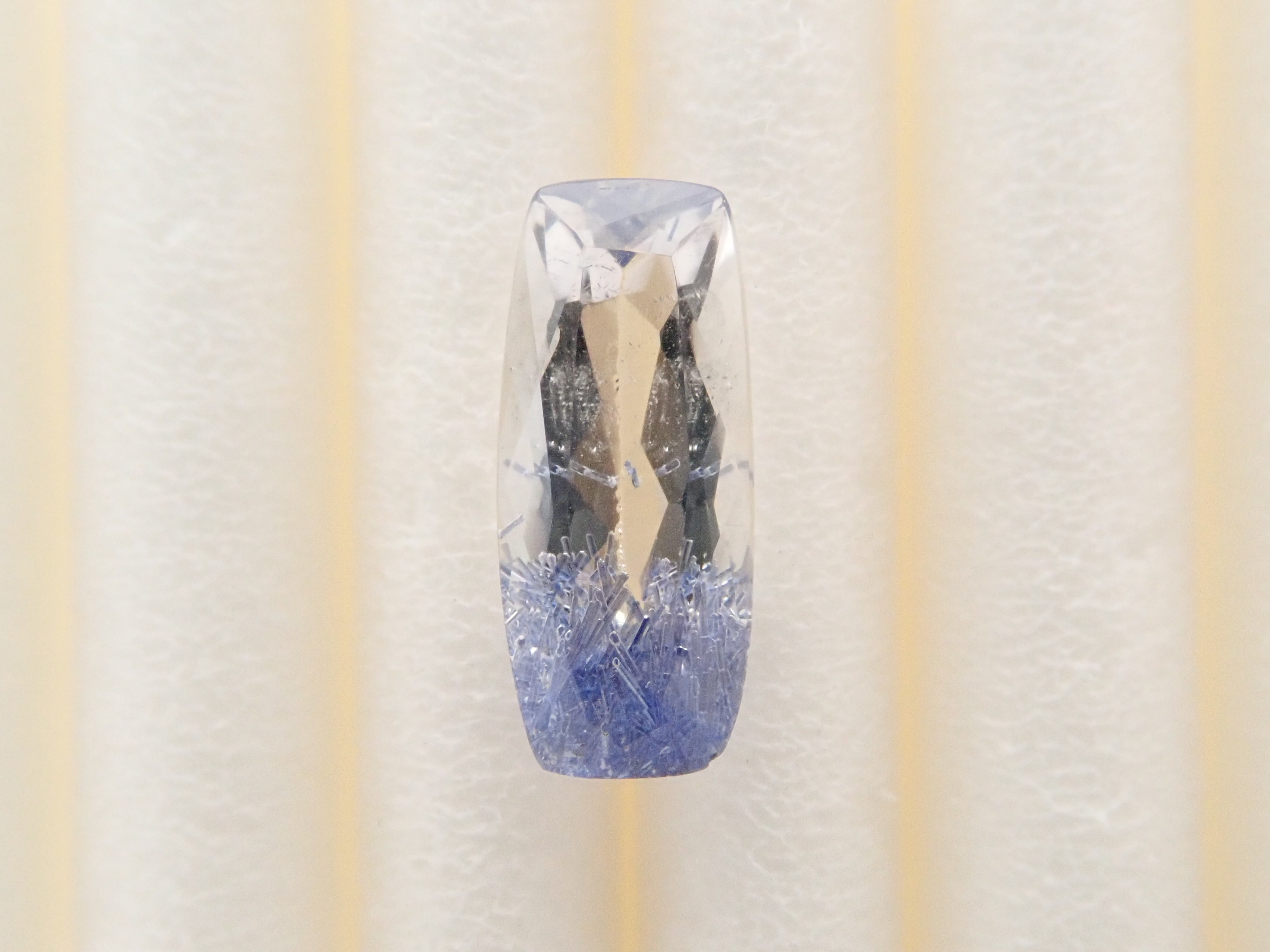 【12562088掲載】ブラジル産デュモルチェライトインクォーツ 0.543ctルース