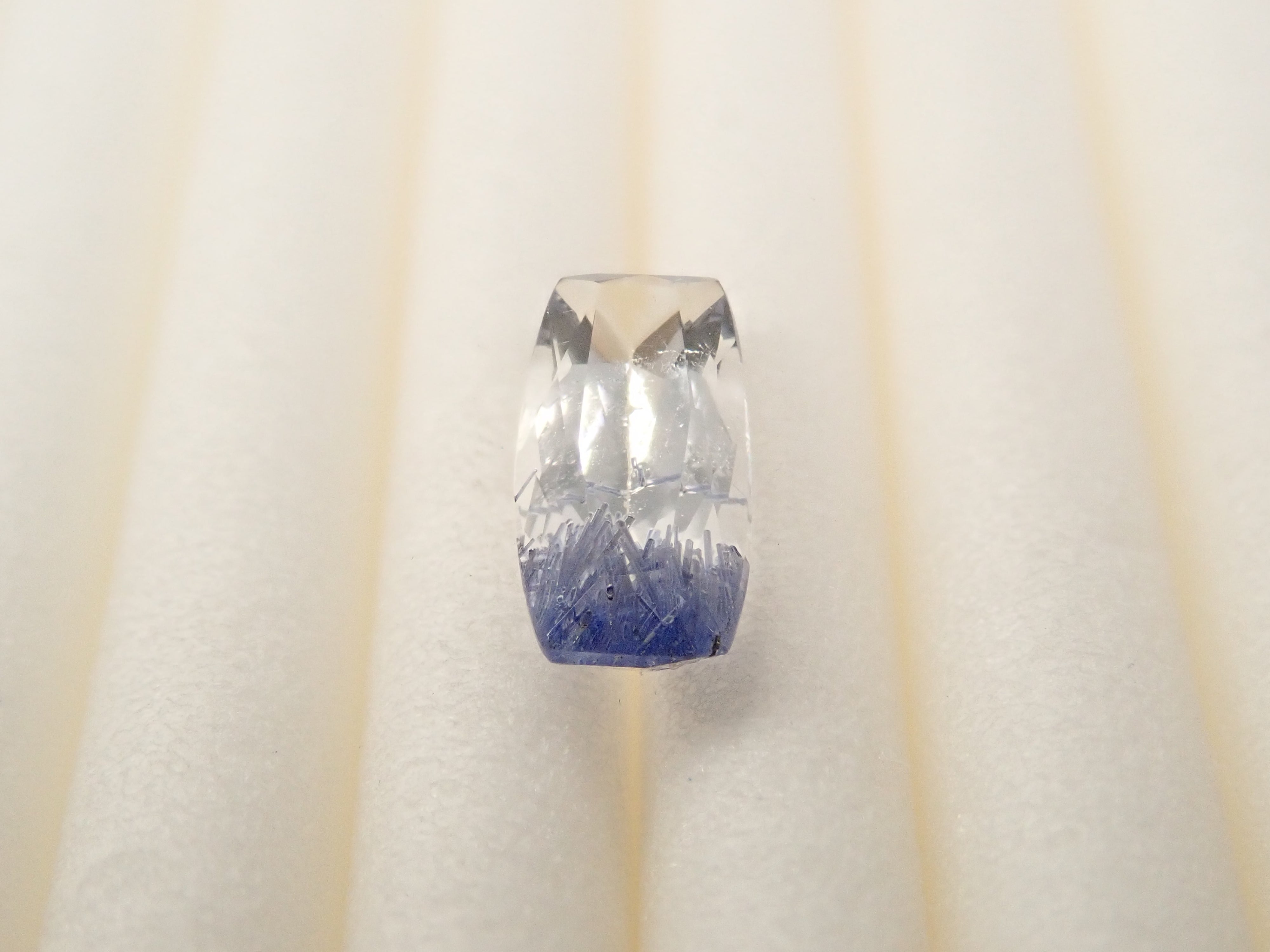 【12562088掲載】ブラジル産デュモルチェライトインクォーツ 0.543ctルース