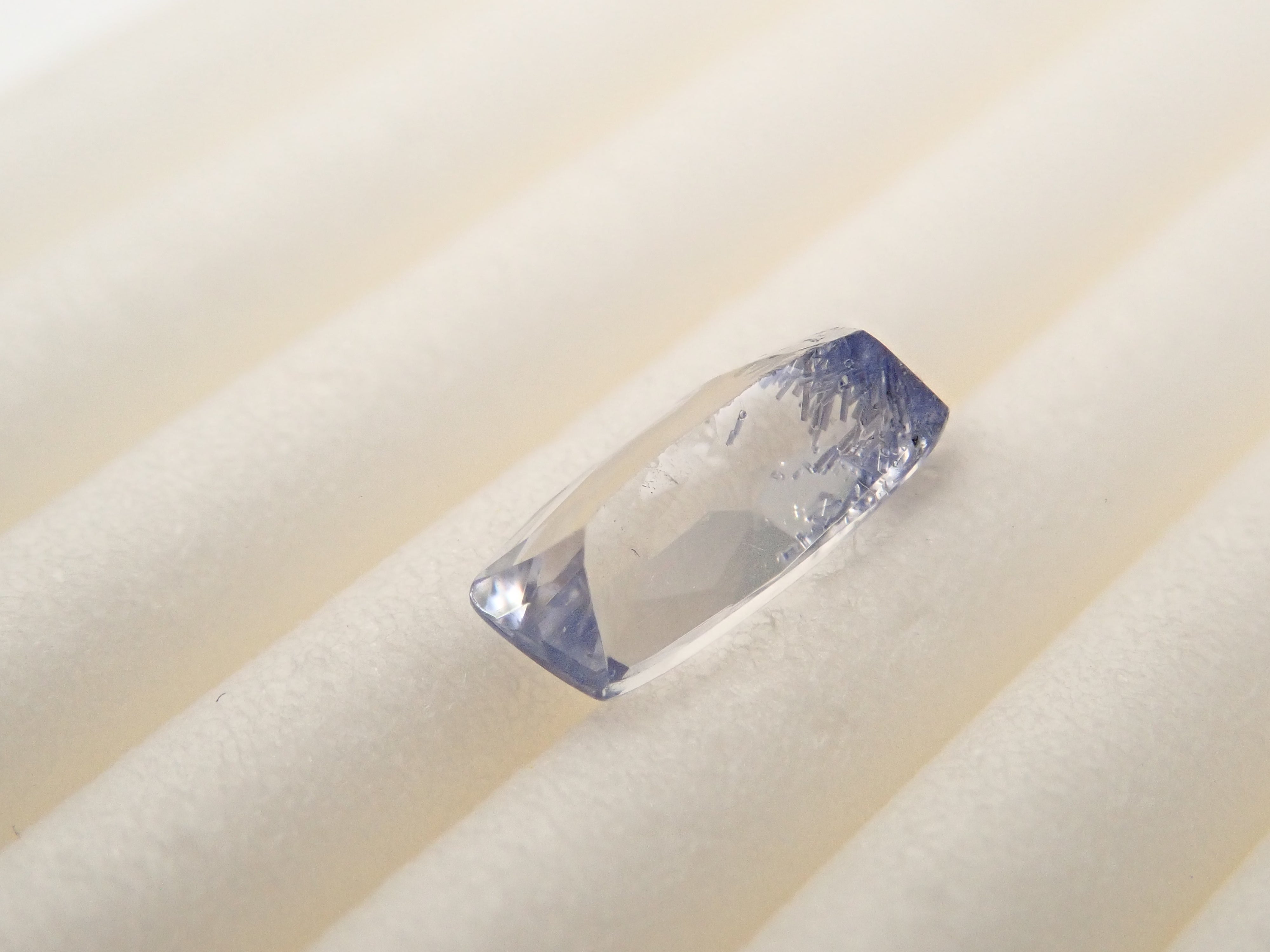 【12562088掲載】ブラジル産デュモルチェライトインクォーツ 0.543ctルース