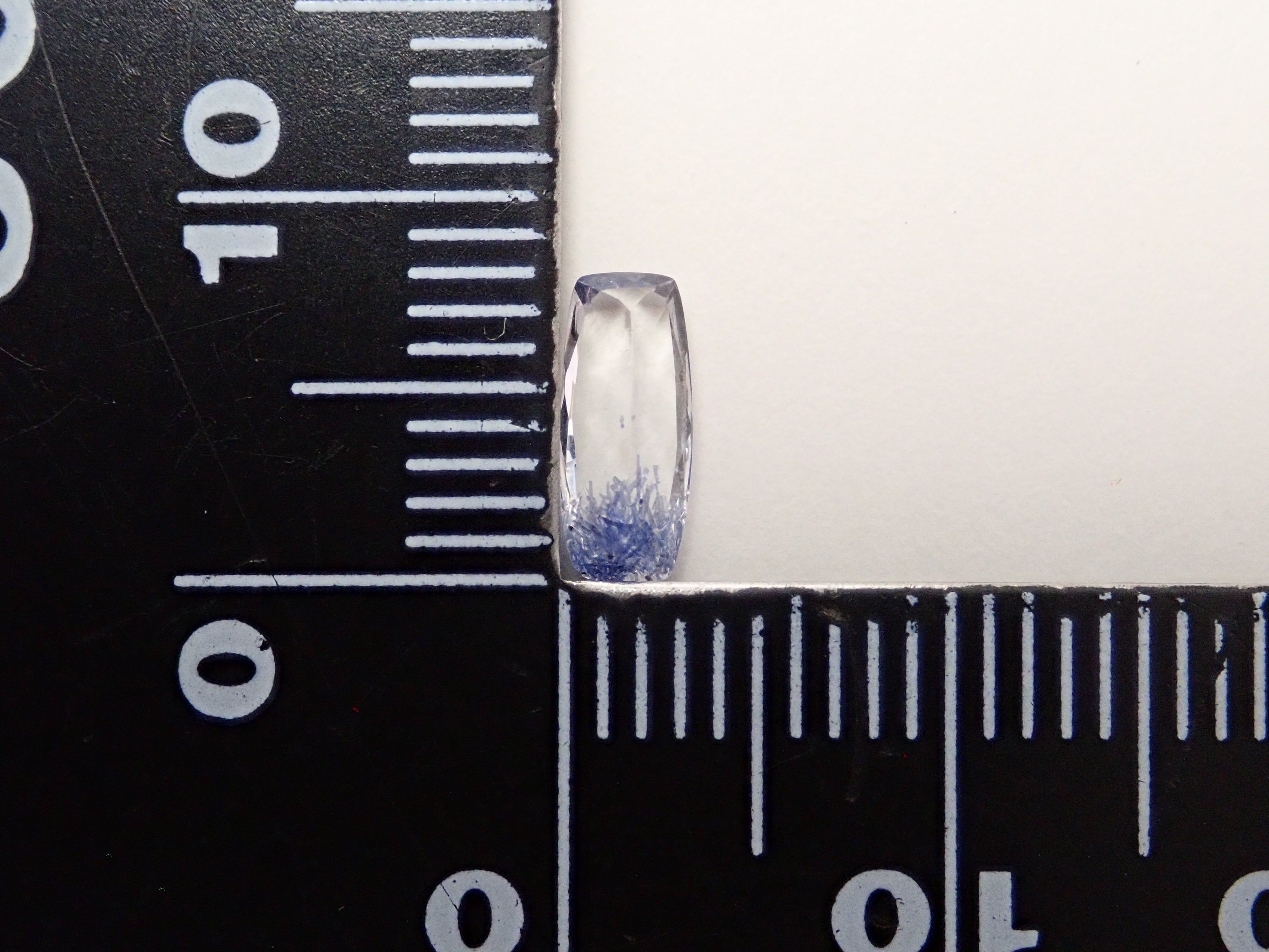 【12562088掲載】ブラジル産デュモルチェライトインクォーツ 0.543ctルース