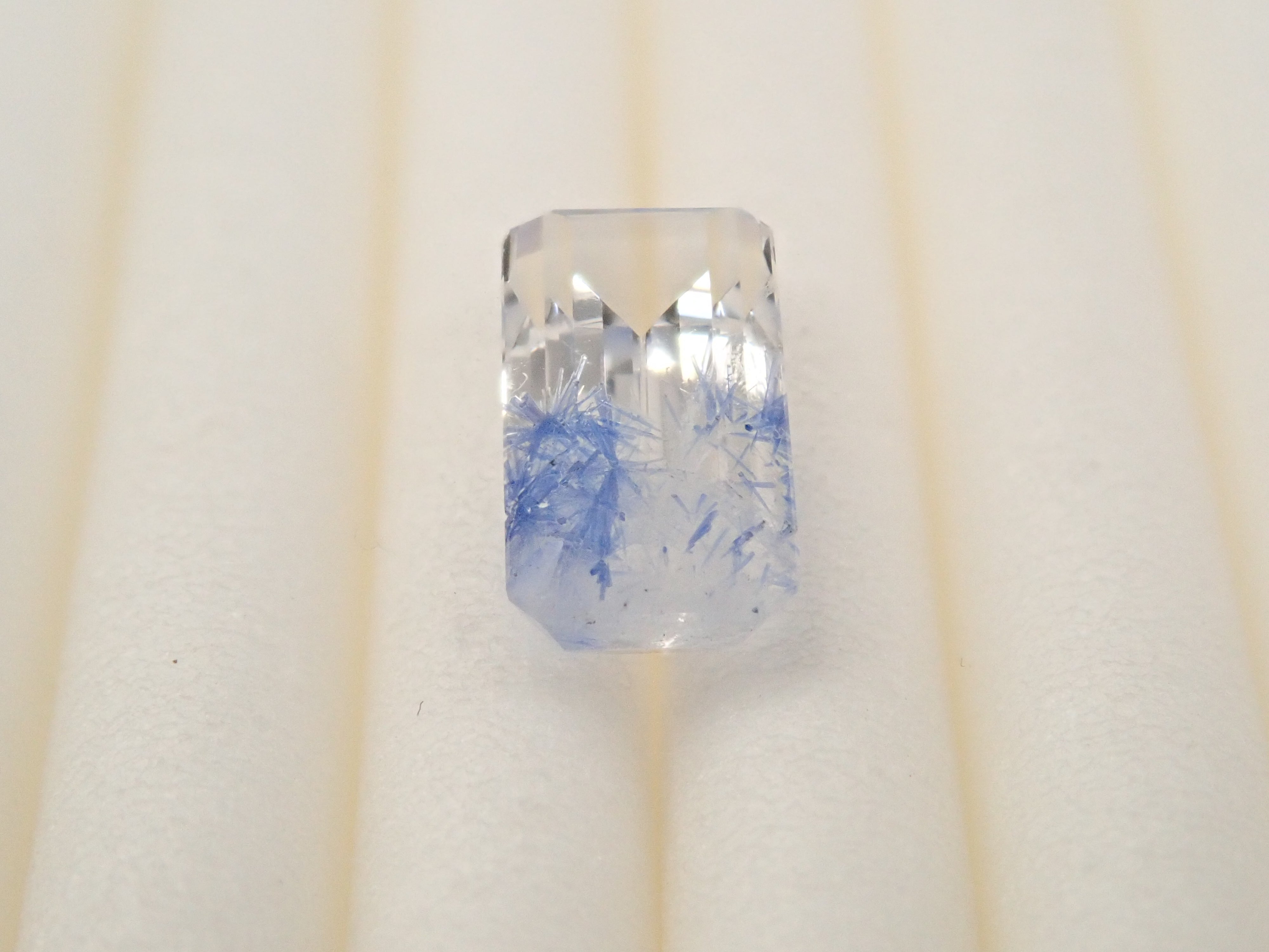 【12562089掲載】ブラジル産デュモルチェライトインクォーツ 0.796ctルース