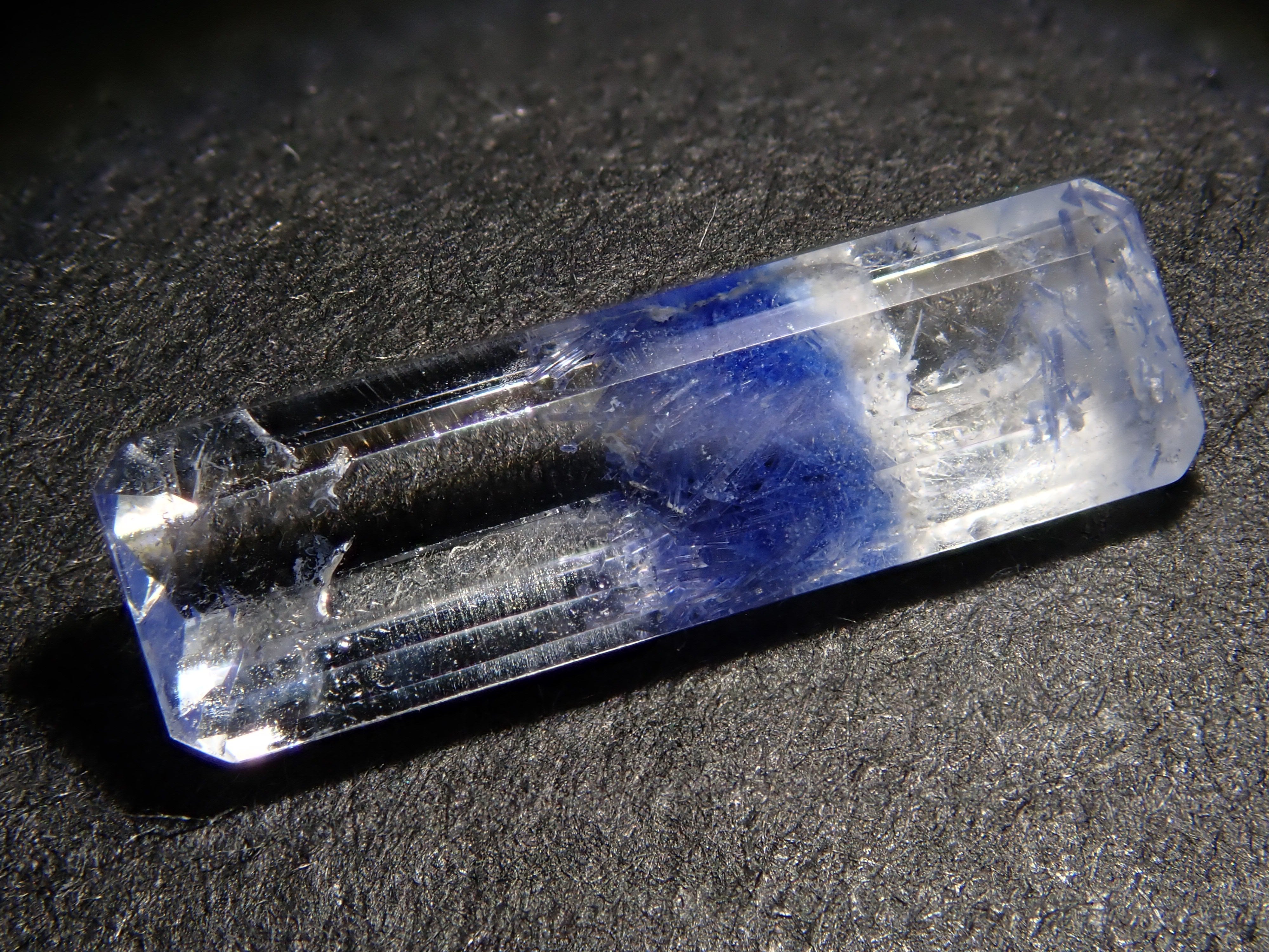 【12562090掲載】ブラジル産デュモルチェライトインクォーツ 0.813ctルース