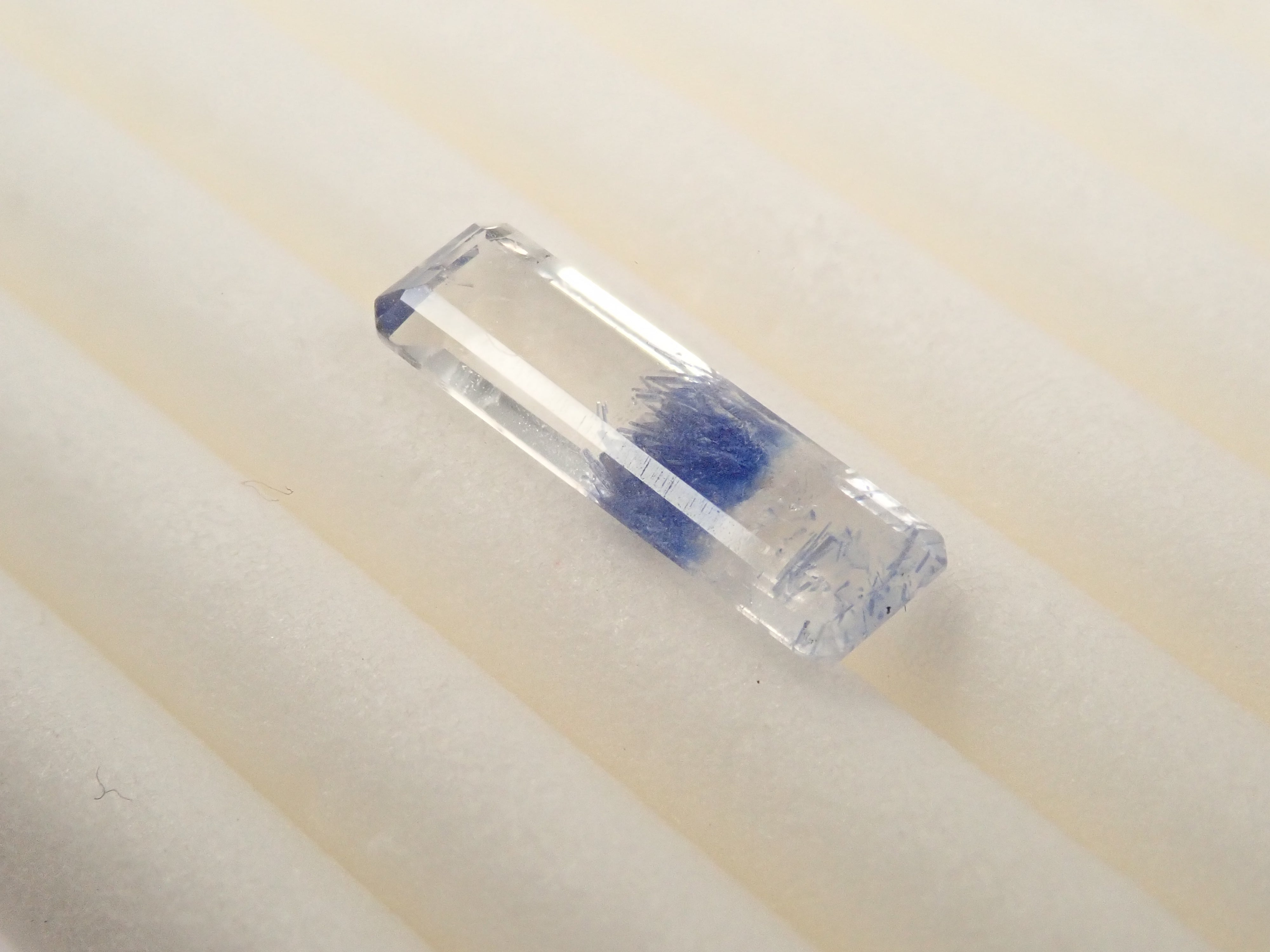 【12562090掲載】ブラジル産デュモルチェライトインクォーツ 0.813ctルース