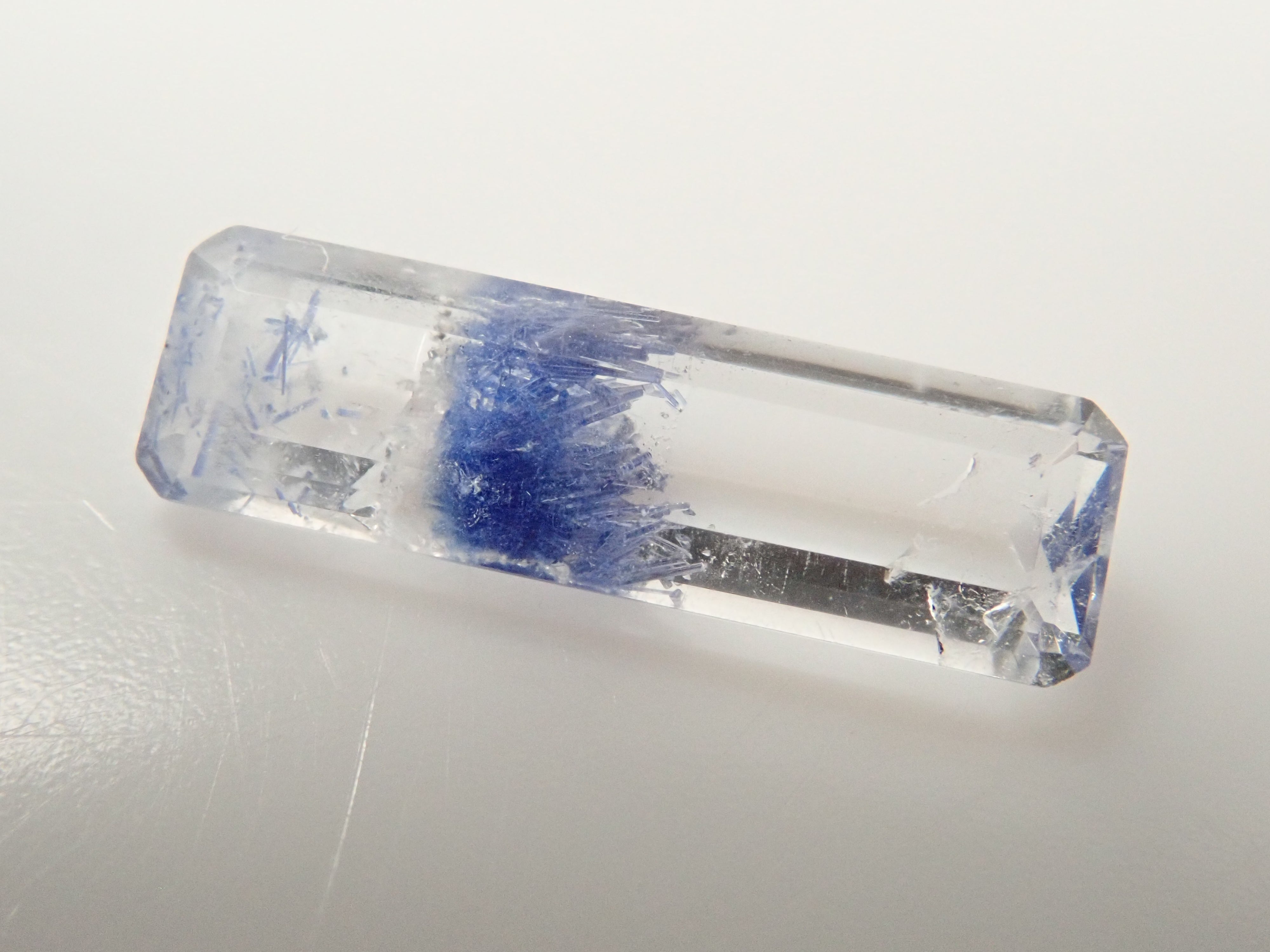 【12562090掲載】ブラジル産デュモルチェライトインクォーツ 0.813ctルース