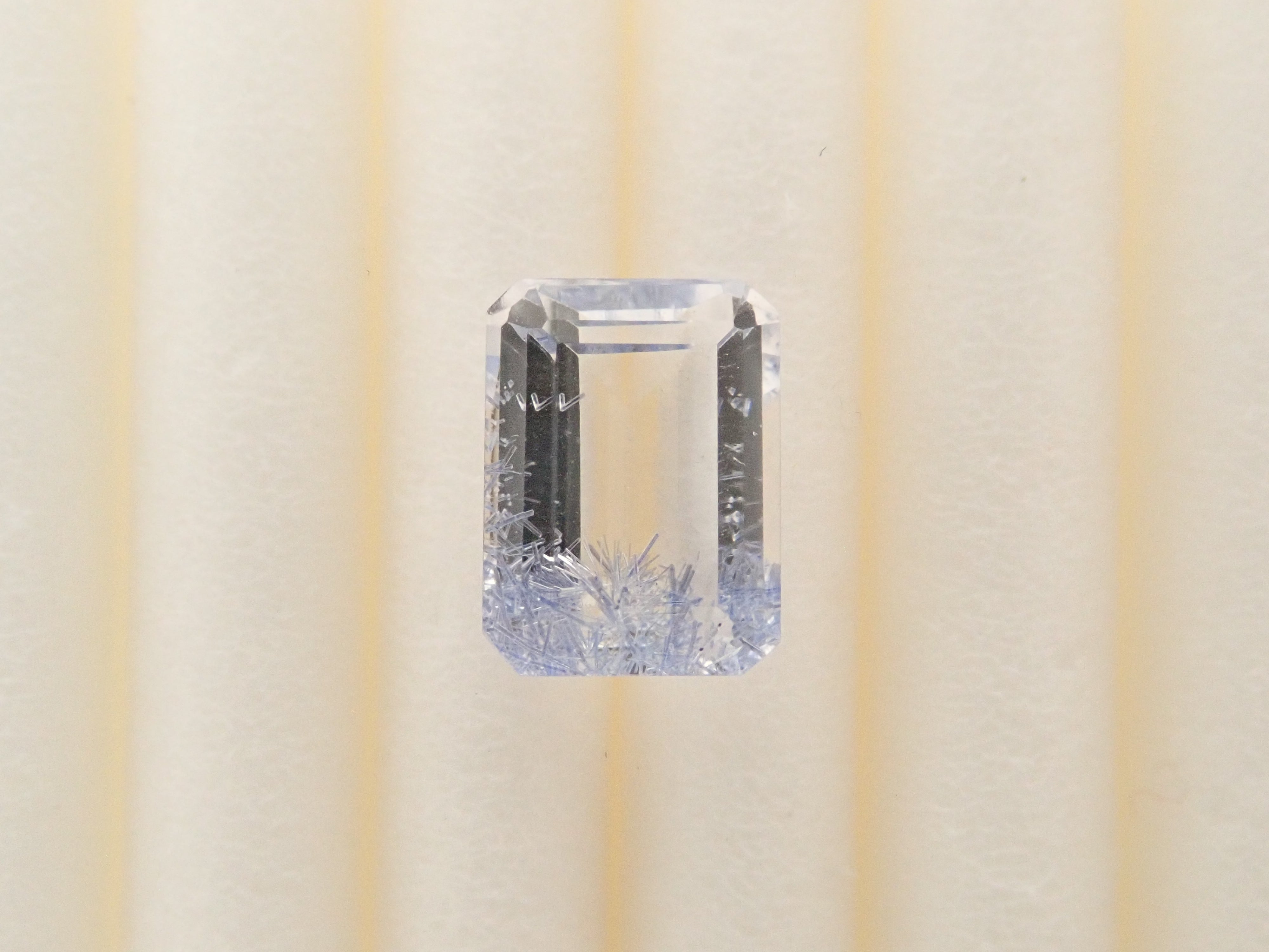 【12562091掲載】ブラジル産デュモルチェライトインクォーツ 0.720ctルース