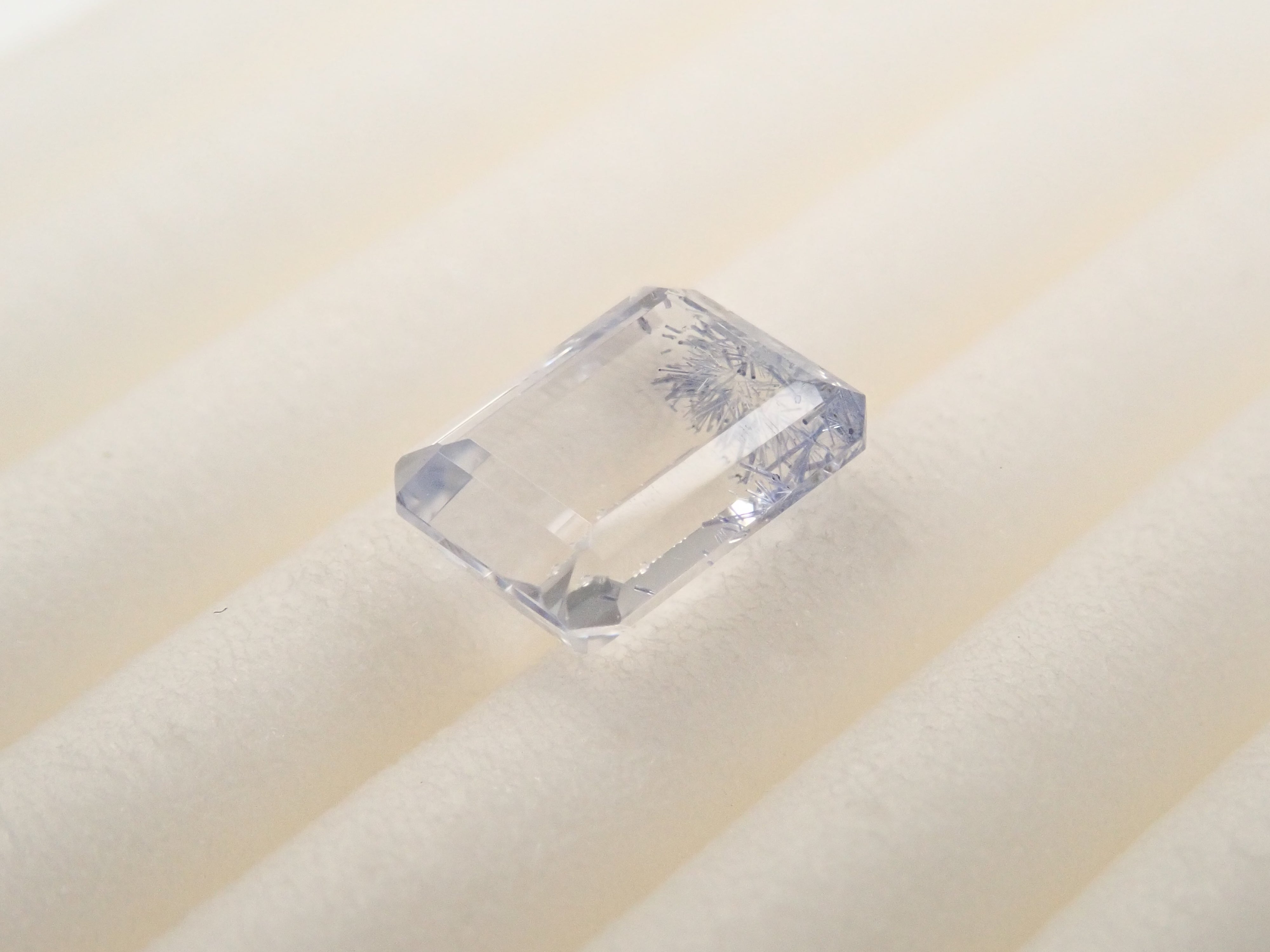 【12562091掲載】ブラジル産デュモルチェライトインクォーツ 0.720ctルース